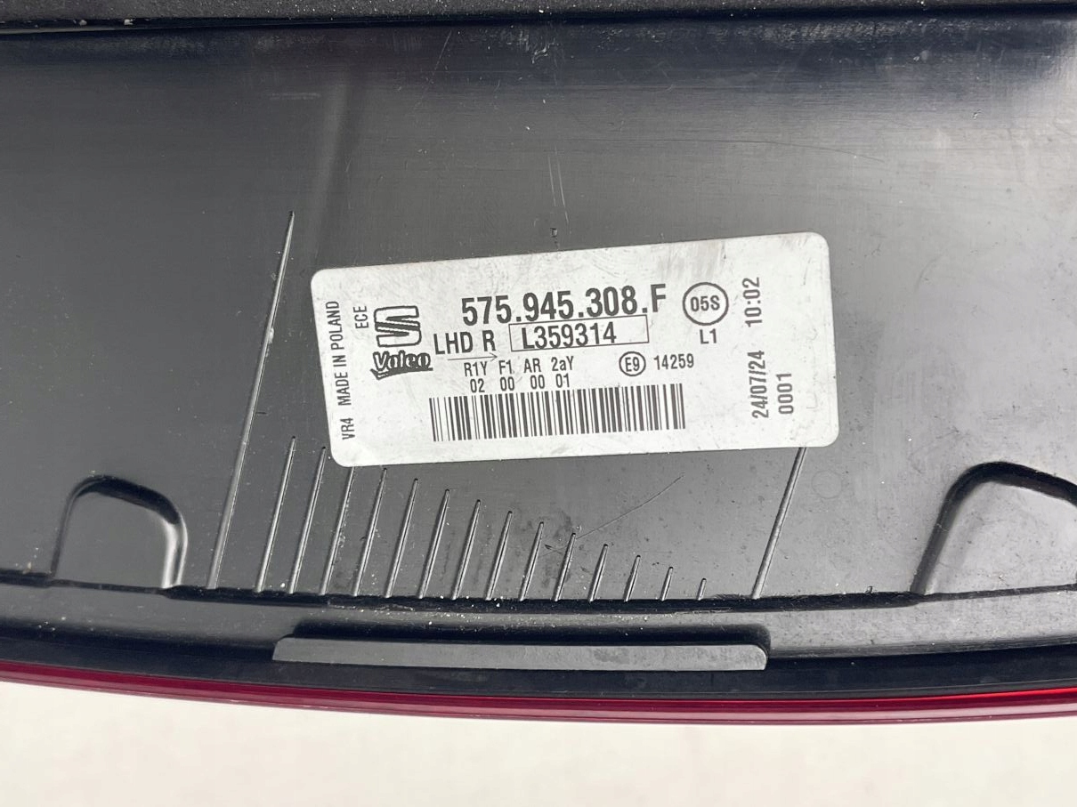 LAMPA TYŁ PRAWA SEAT ATECA 575 575945308F Producent części SEAT OE