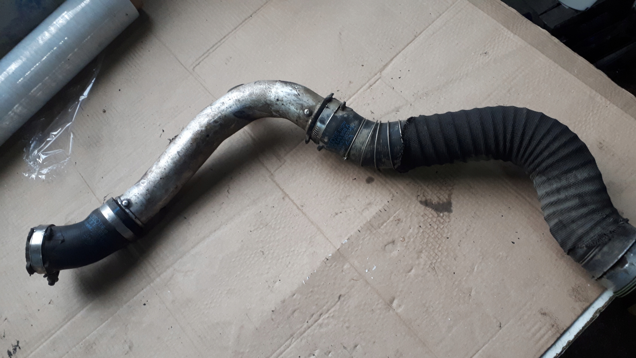 Q7 4L RURA INTERCOOLERA 4 2 TDI BTR 7L8145942A