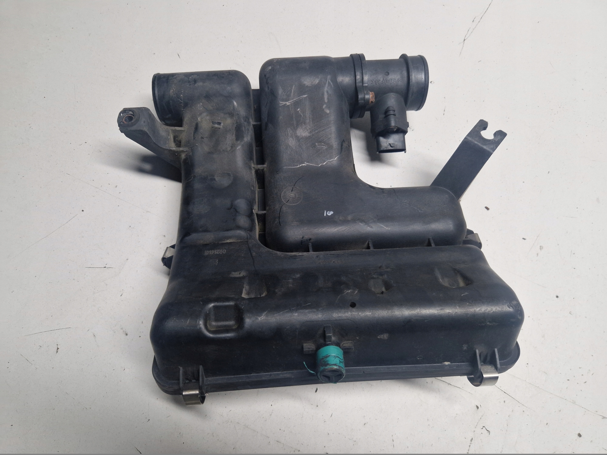 SUZUKI IGNIS Gehäuse filter luft 09214141