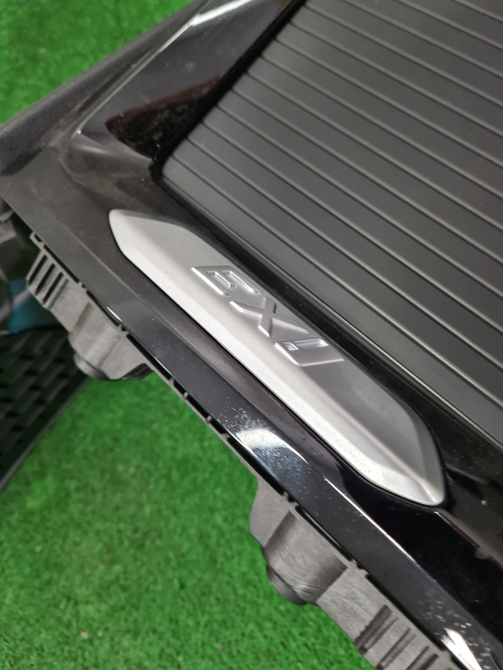 BMW G08 тунель середина