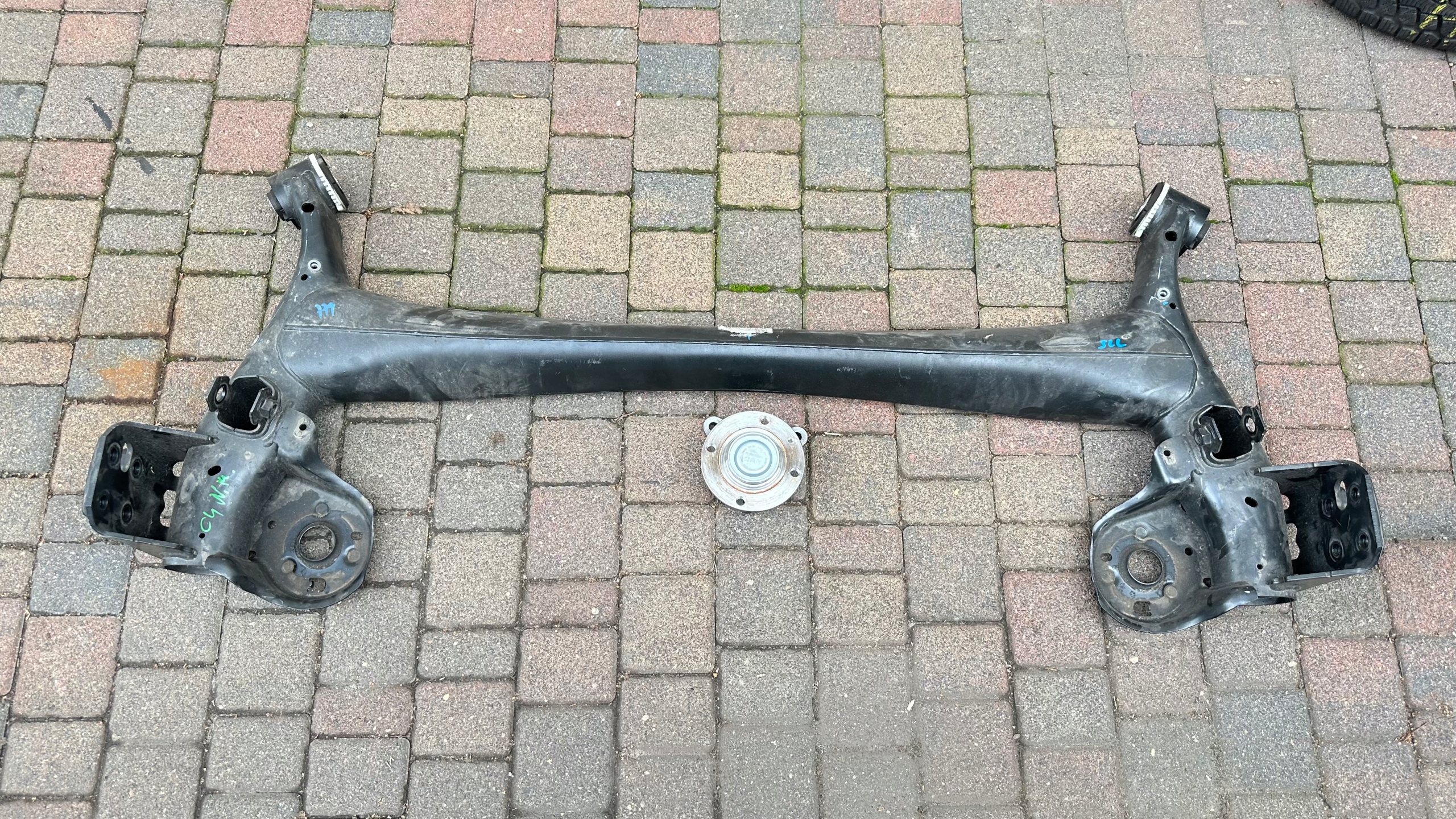 Citroen C4 III belka oś tył