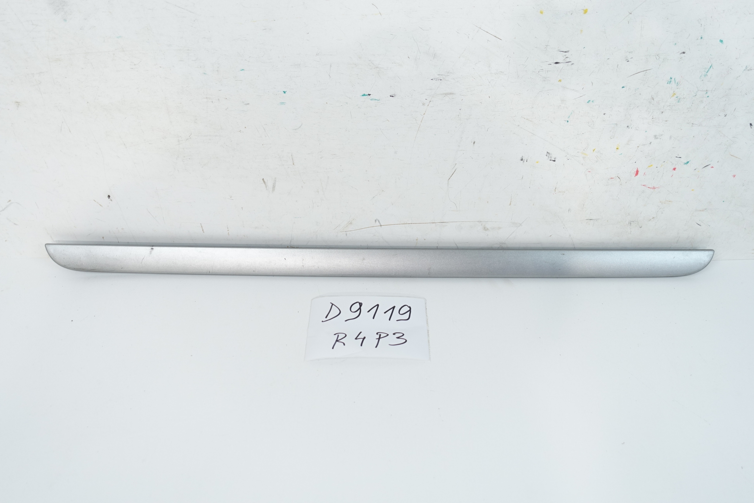 moulding side lower left front MERCEDES VITO W639 A6396909925