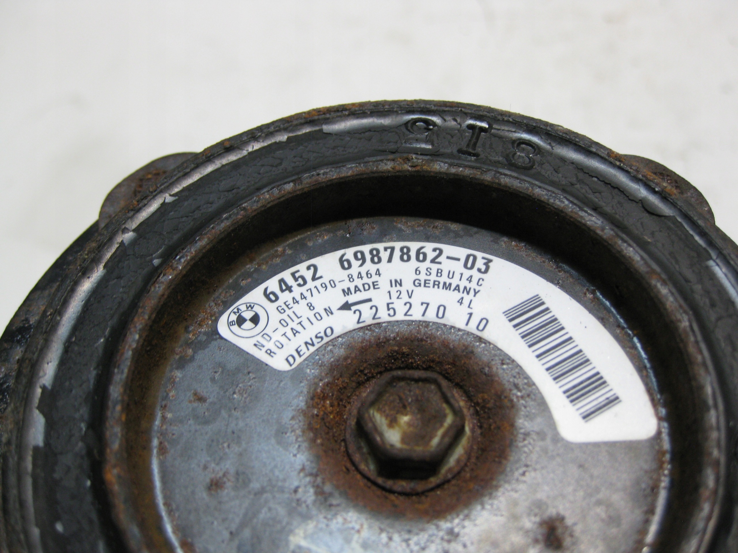 BMW E90 2.0 D kompresor klimatizacie 6987862-03