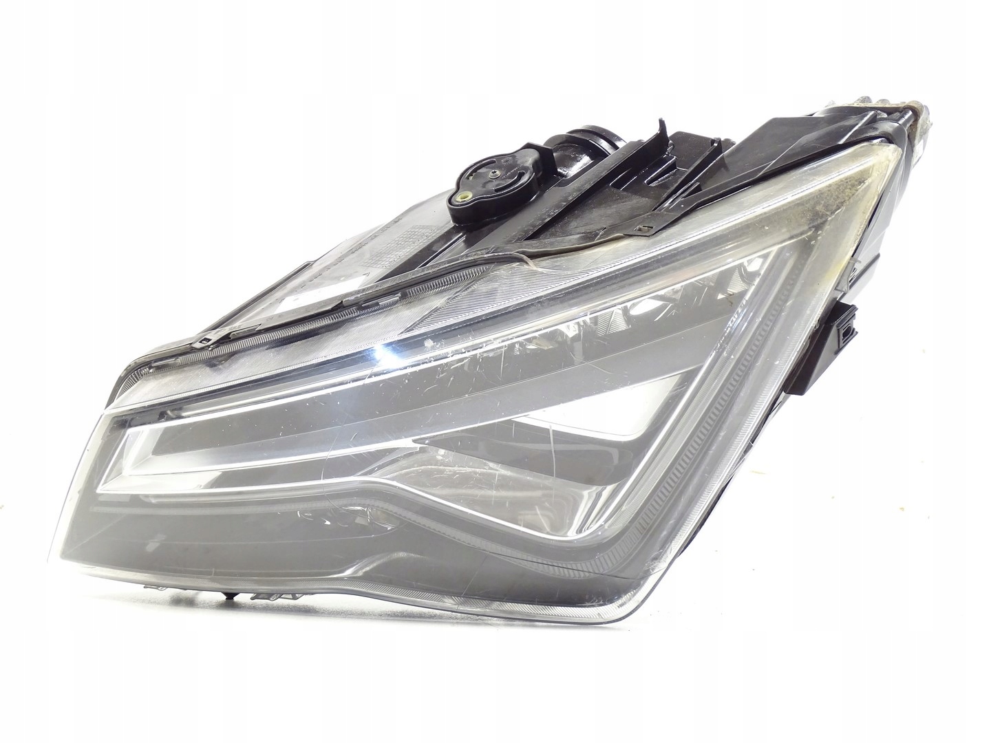 light front left SEAT ATECA UK 577941007D