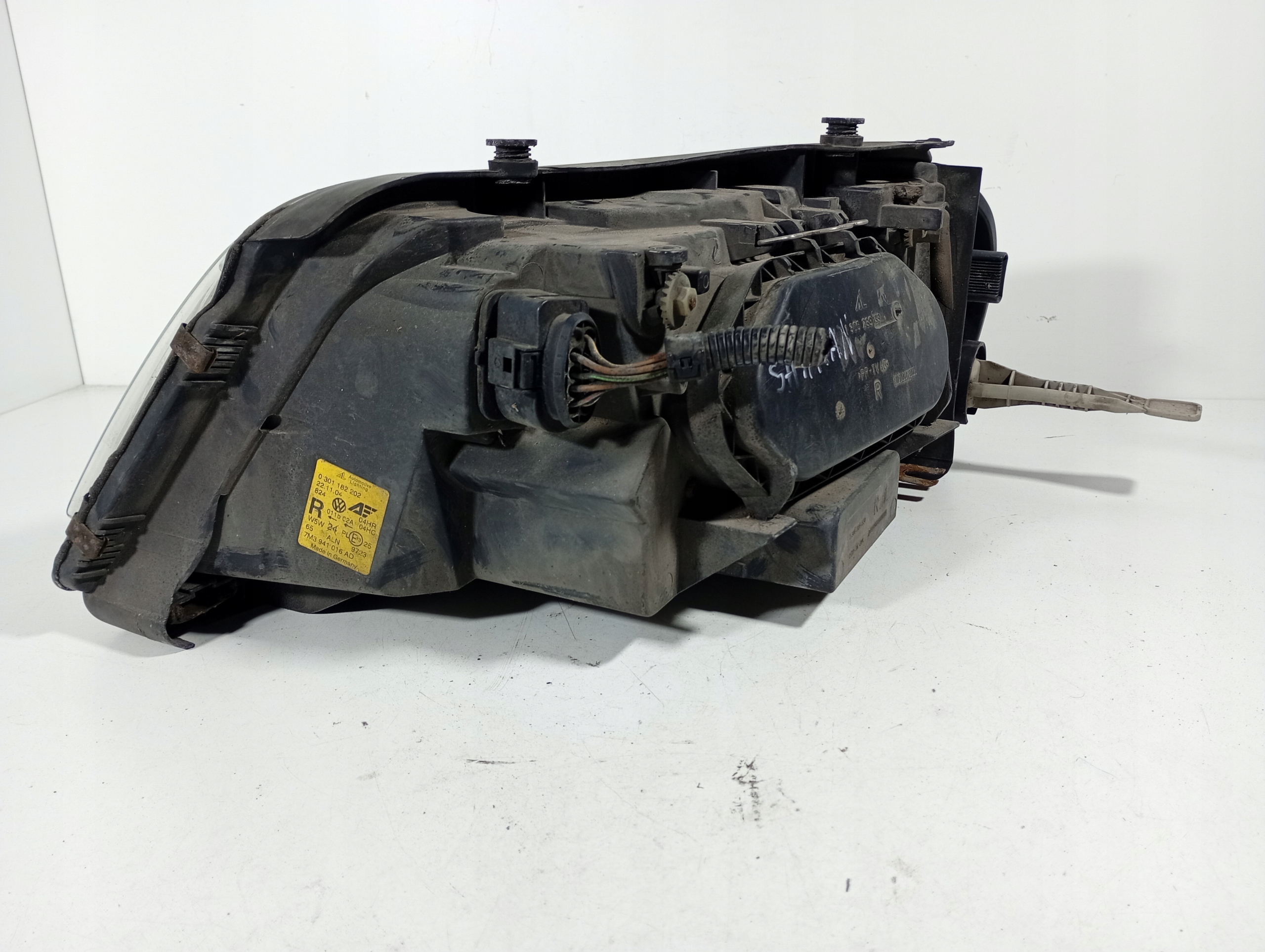 VW Sharan 1 FL 95-10 REFLEKTOR right front front OE 0301182202