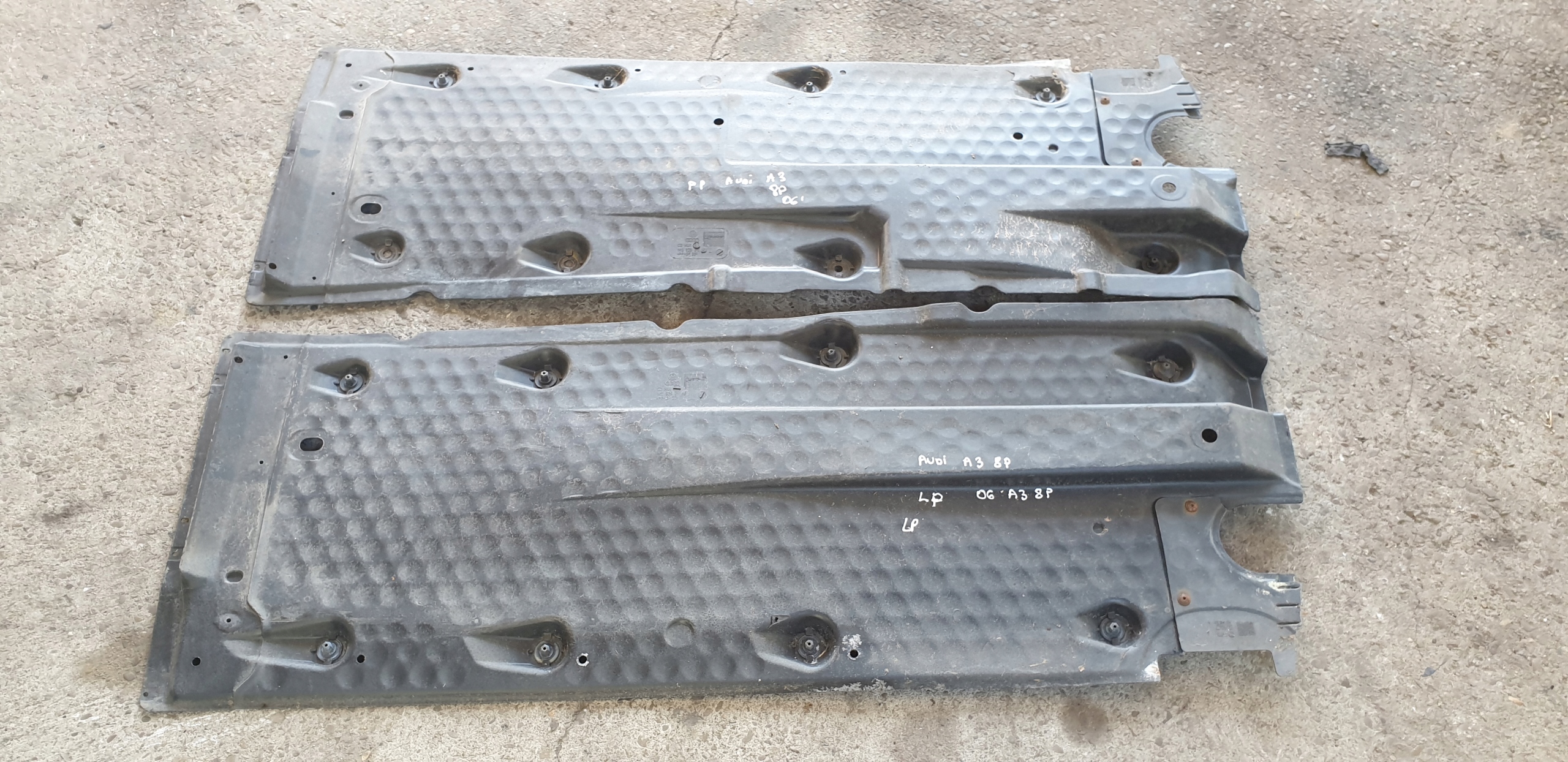 cover lower LEON II TOLEDO AUDI A3 8P 1K0825211E
