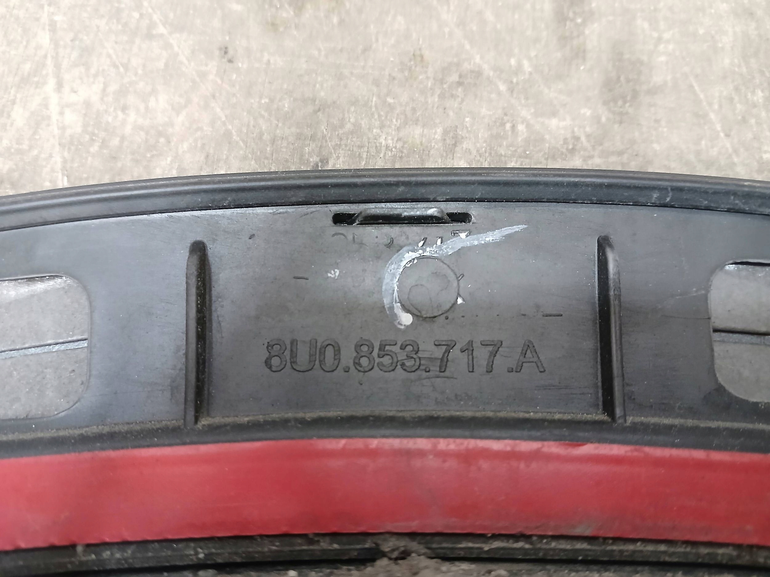 fender moulding cap left front AUDI Q3 8U0 8U0853717A