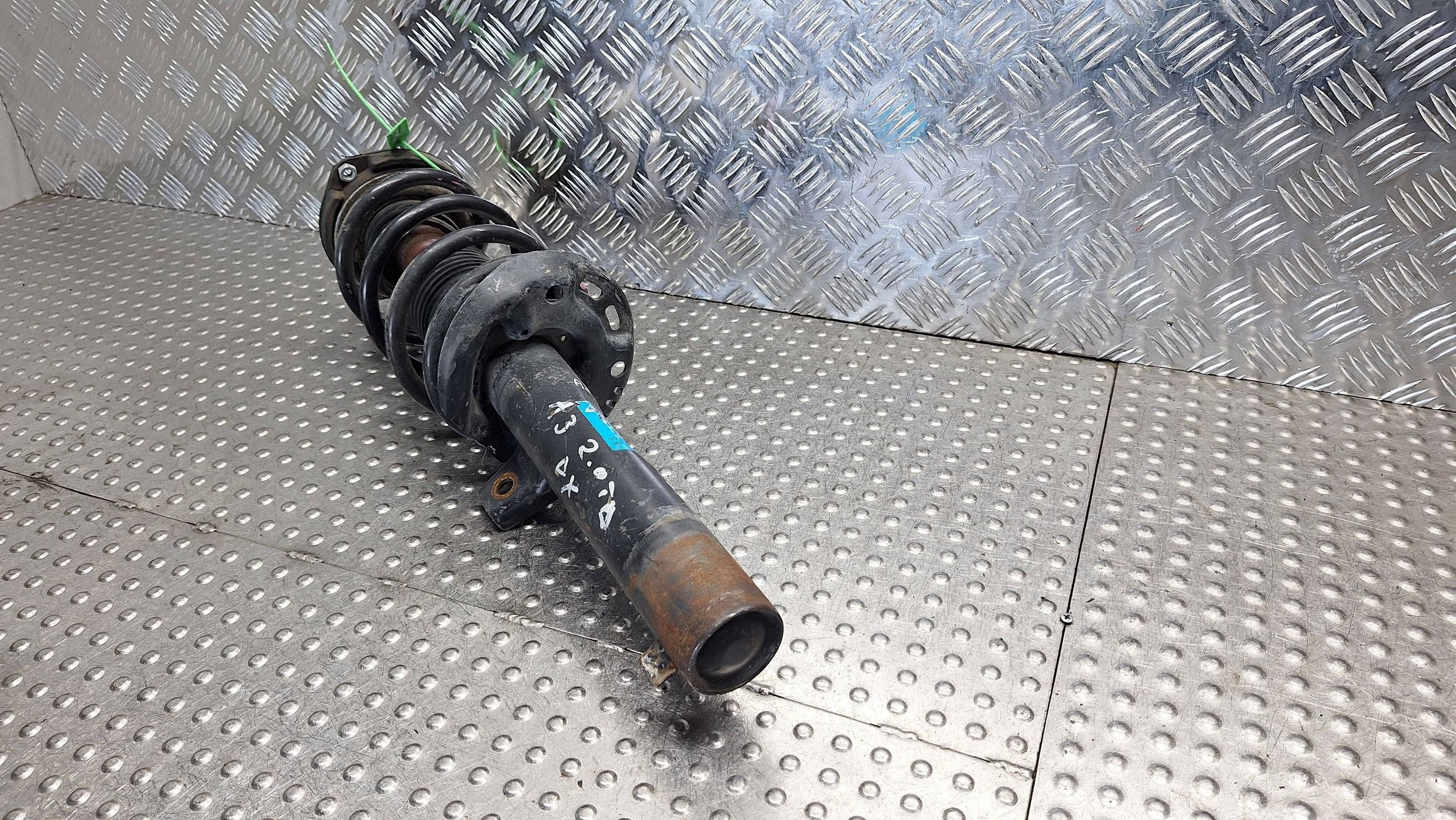 shock absorber right front VW GOLF V VI A3 8P OCTAVIA II LEON II