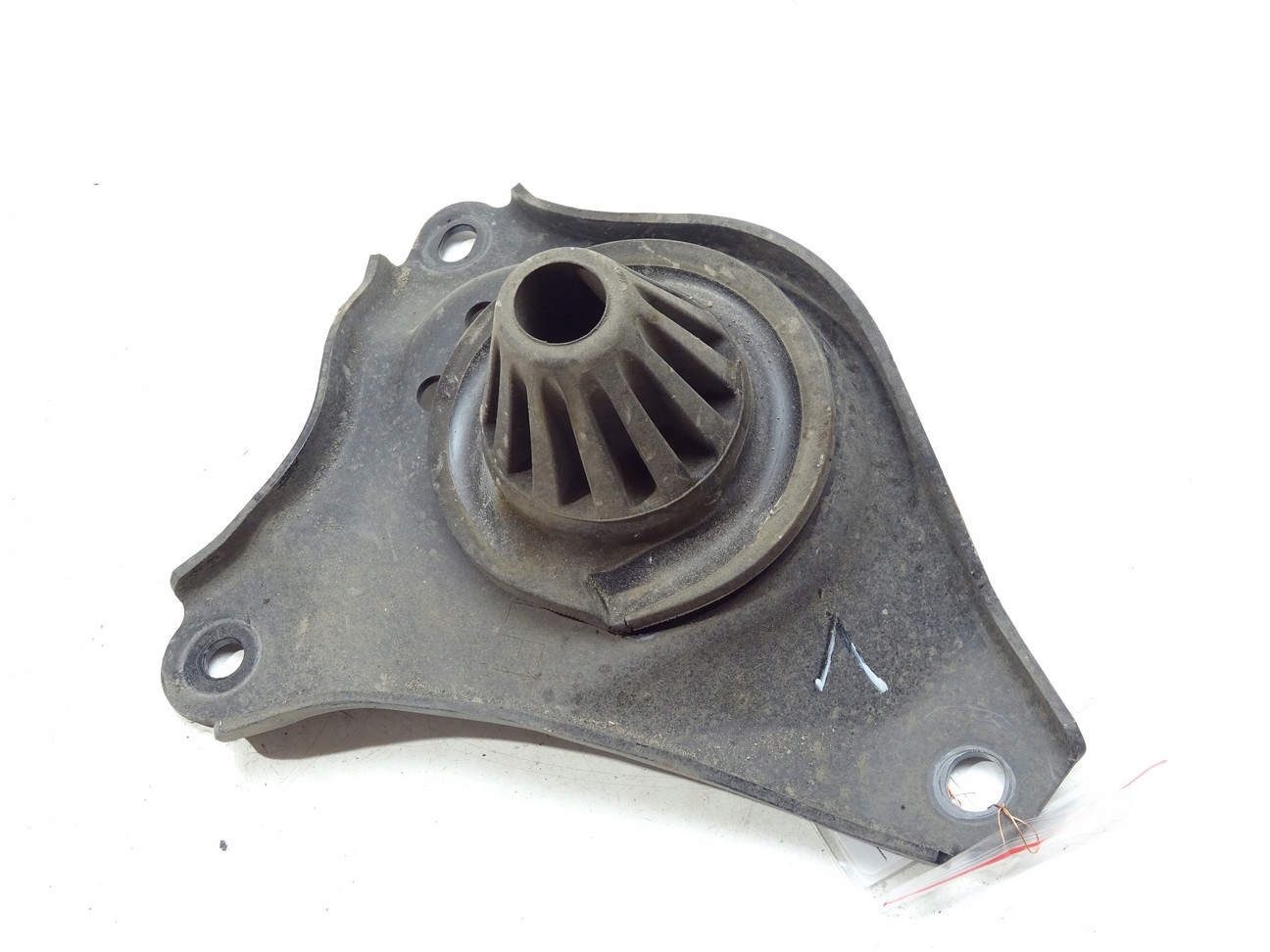 ГНІЗДО ЧАША СПРЕДИ ЗАД. ЛІВИЙ LEXUS RC F RCF