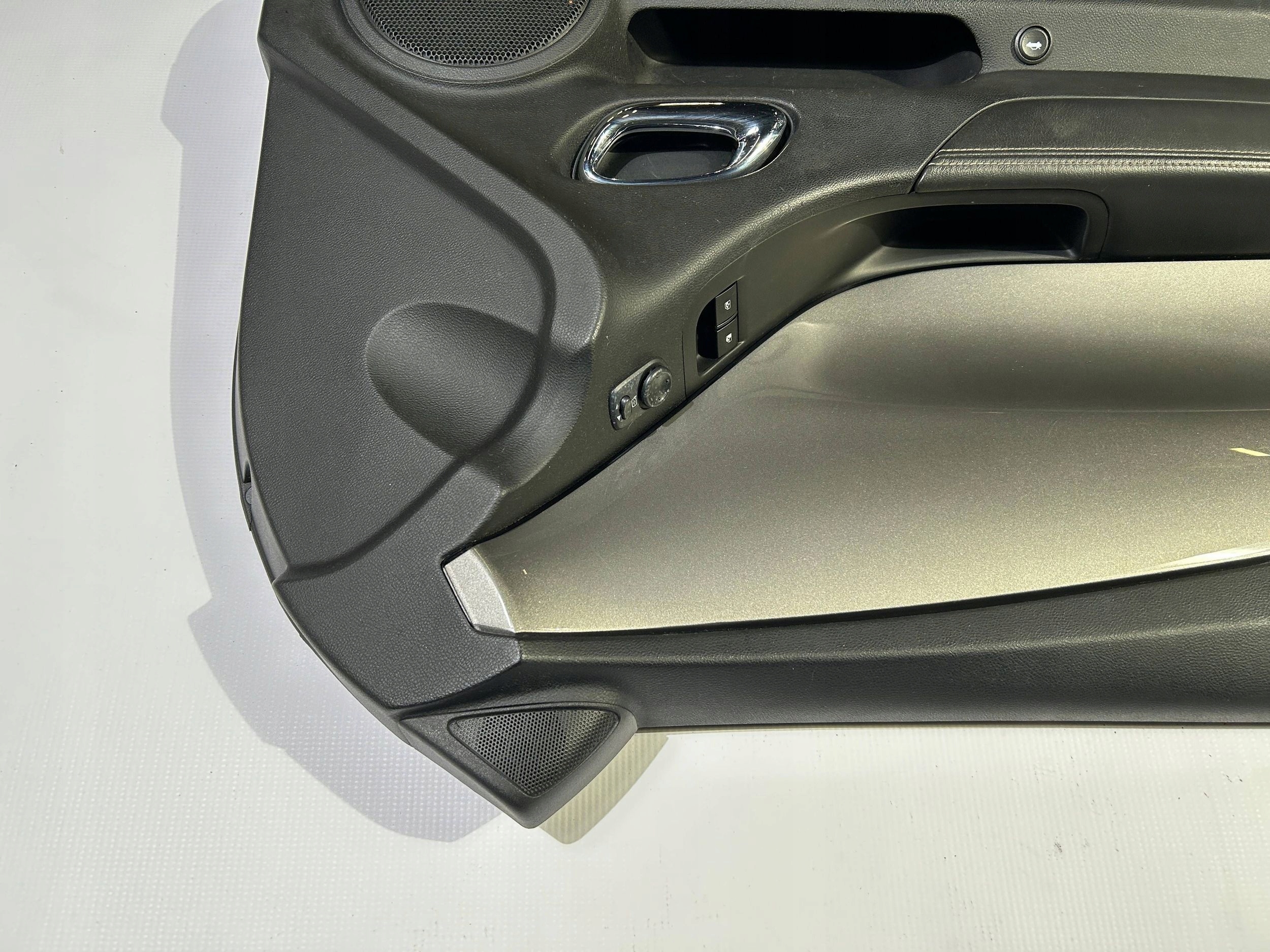 side upholstery side door left front front Chevrolet Camaro 2009