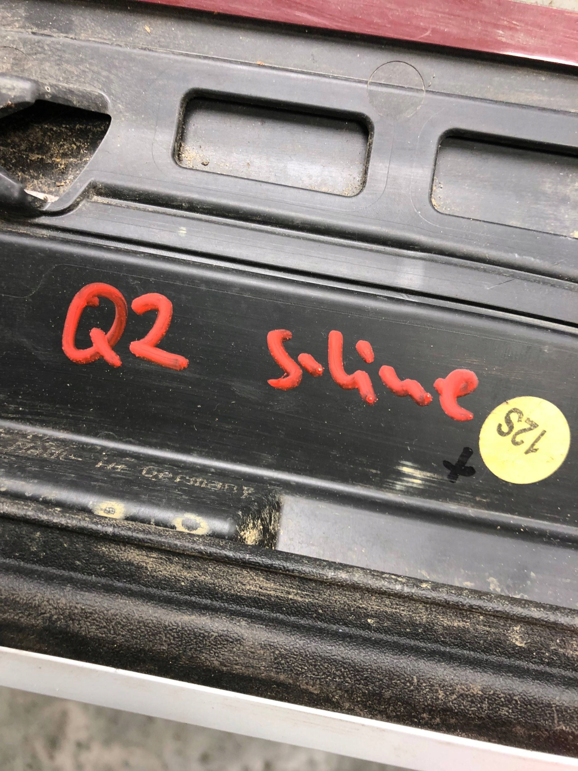 moulding door right front AUDI Q2 S-LINE 81A853960A