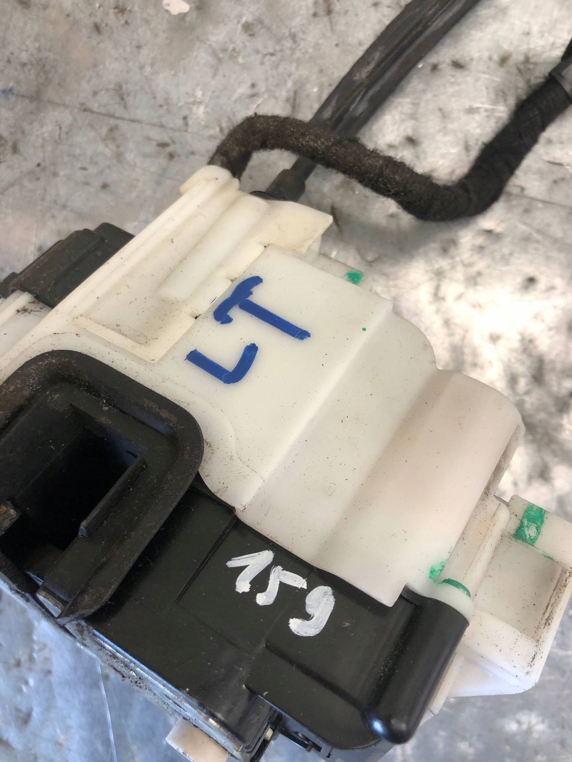 lock door left rear part ALFA ROMEO 159 sedan