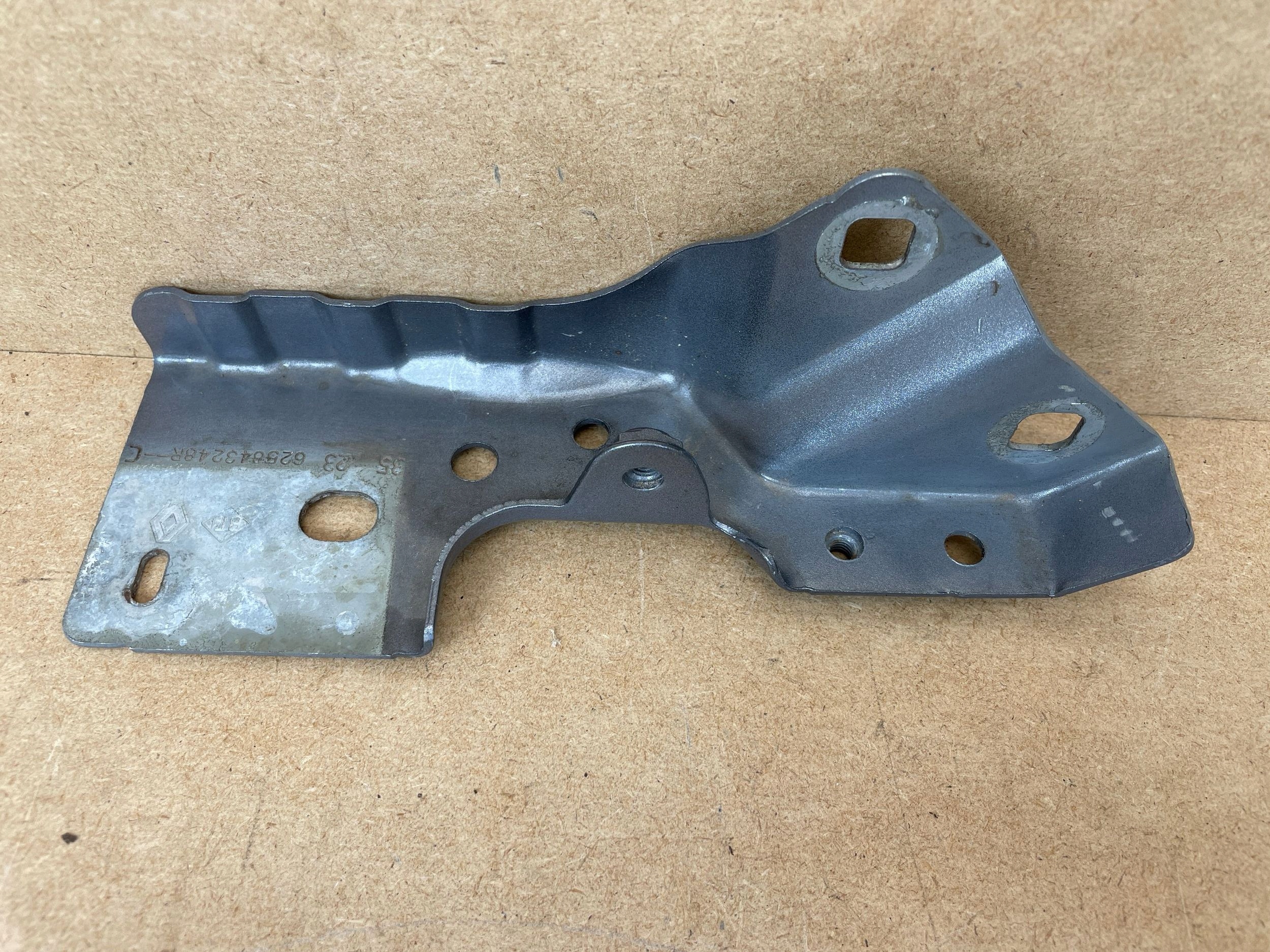 Console Poignée Support plaque Aile Droite Avant RENAULT AUSTRAL 2022- 625643