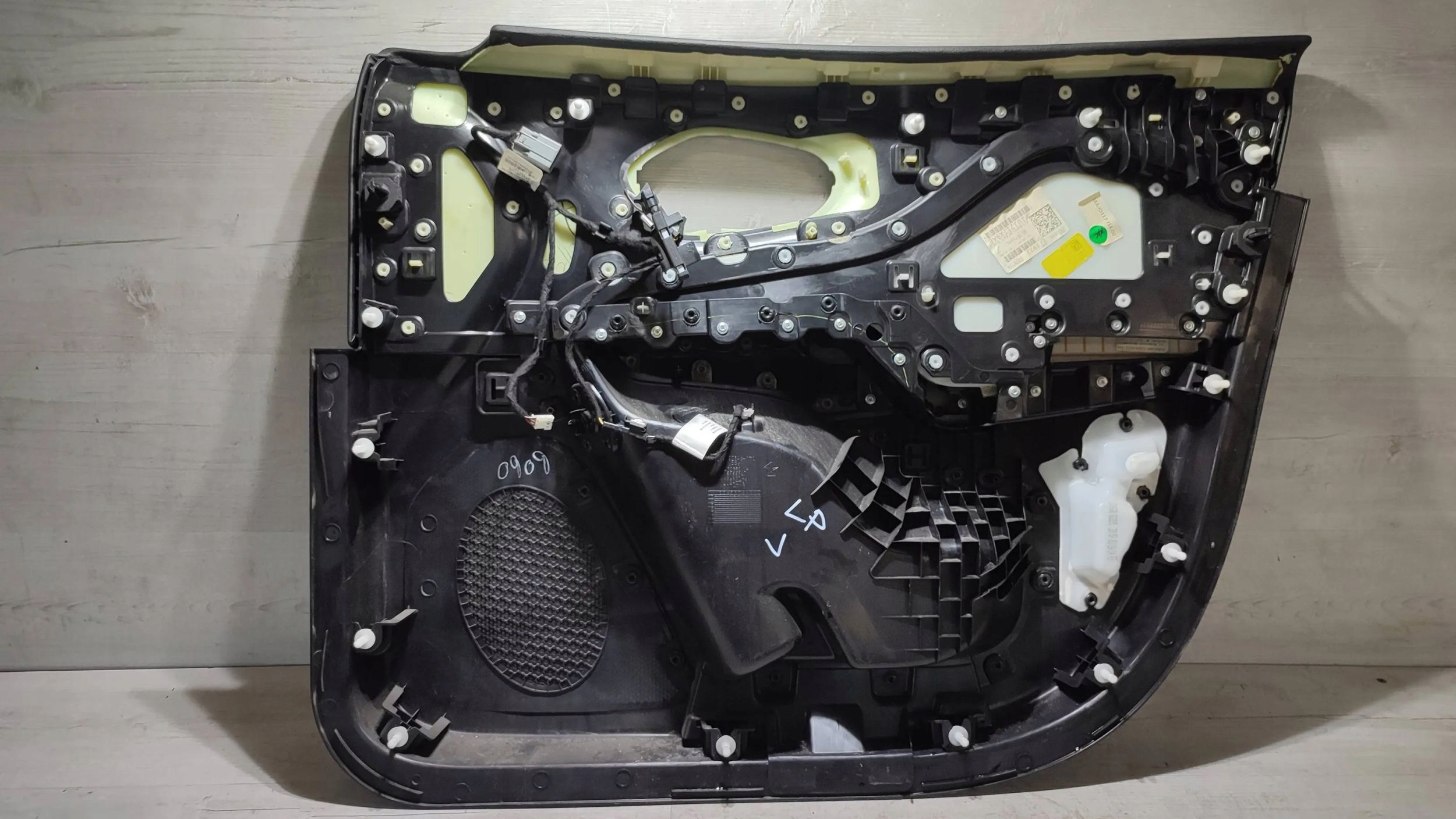Jeep Cherokee 2015 front left side / side door przednich