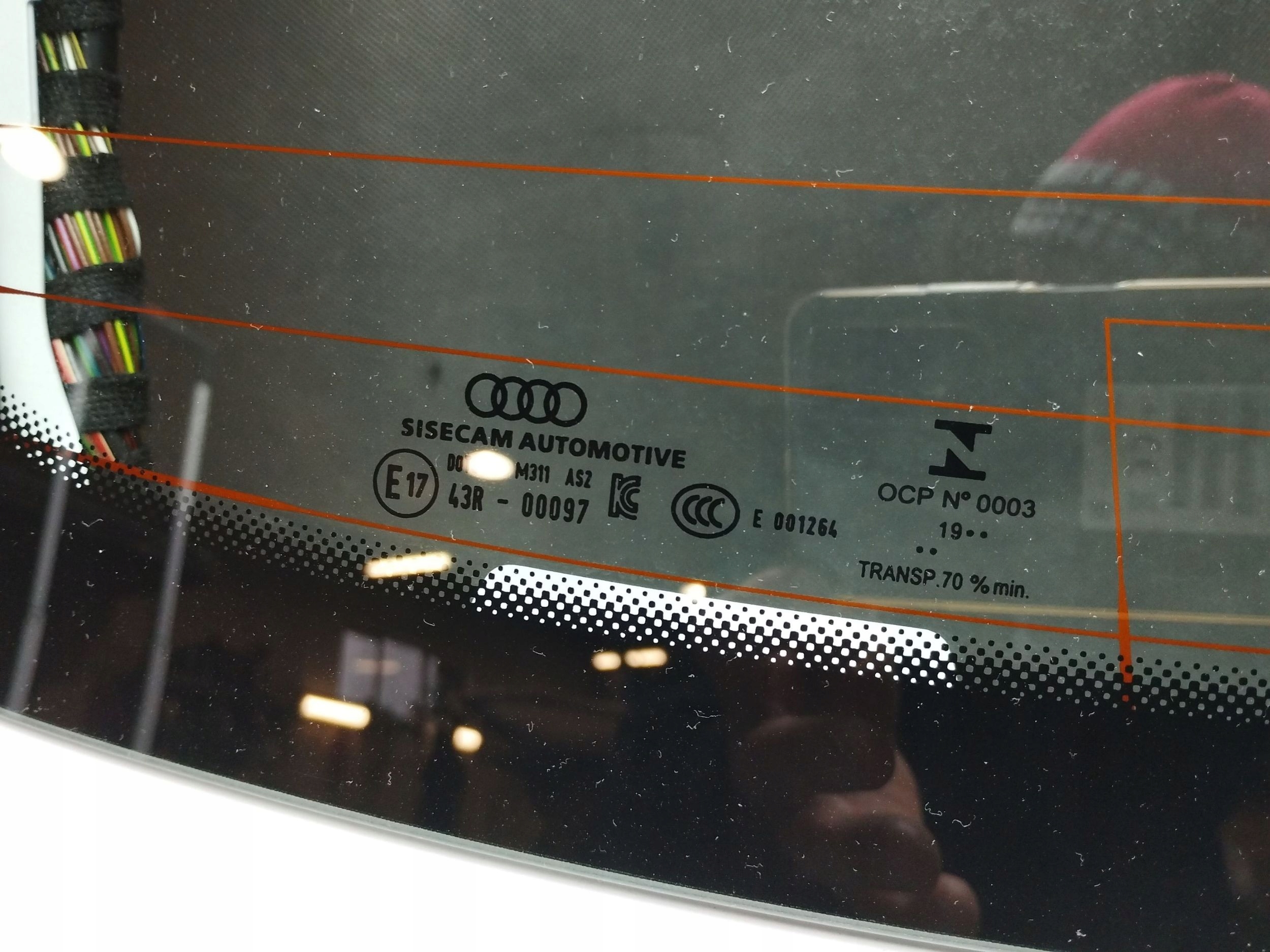 Audi Q3 F3 83A boot door window LS9R