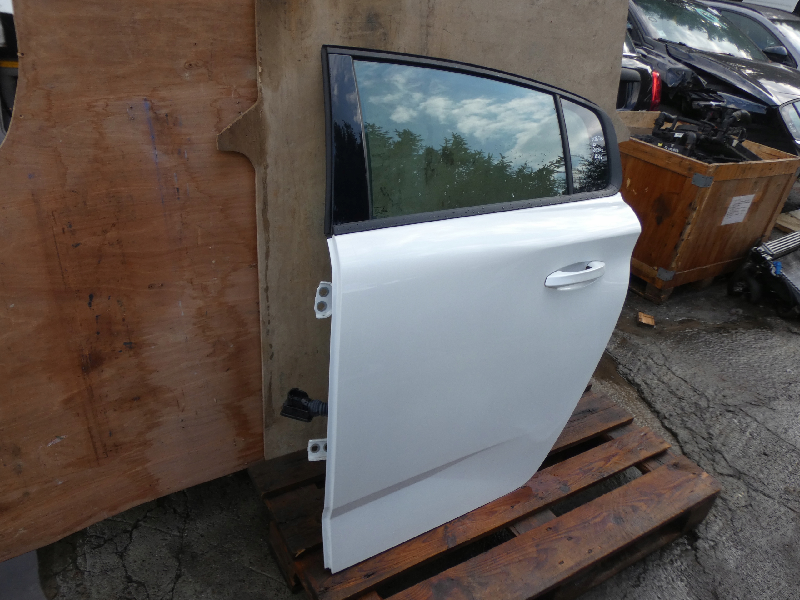 PEUGEOT 308 T10 door rear. left complete KWE