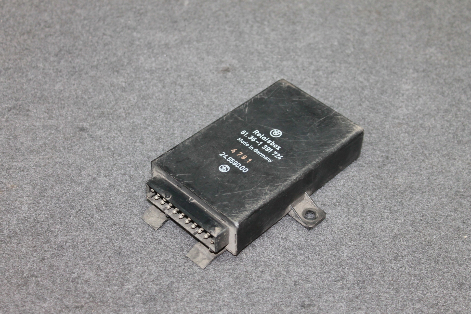BMW E34 - module control unit OGRZEWANIA RELAISBOX 1391724