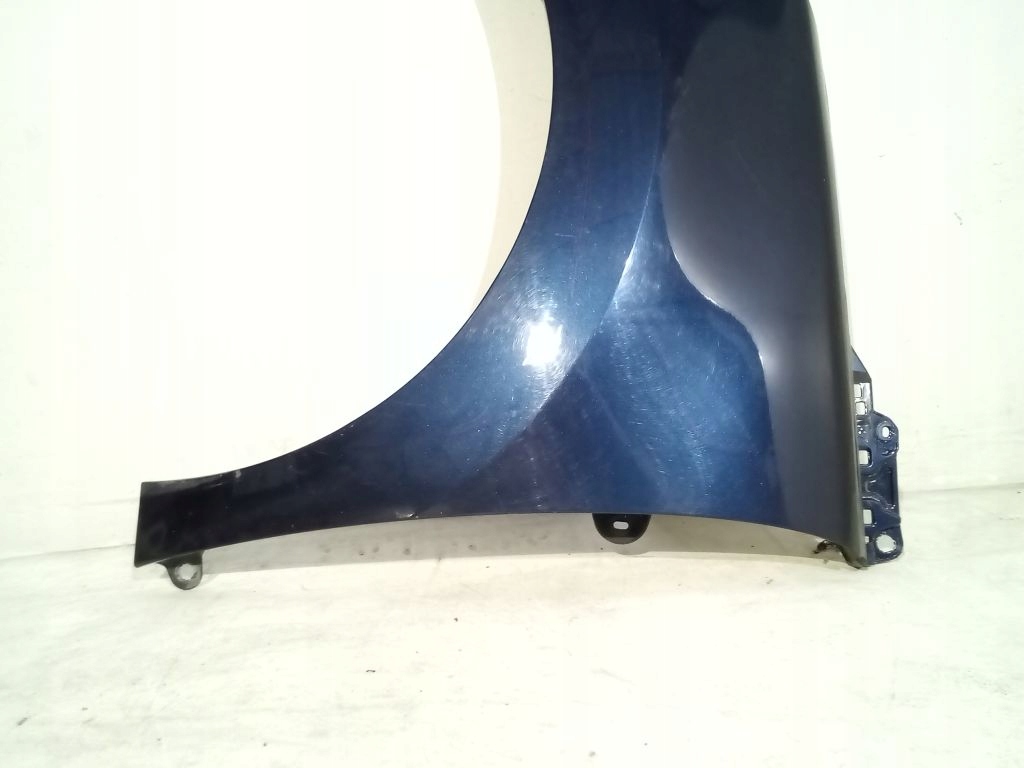 Peugeot 5008 and fender left KPSC