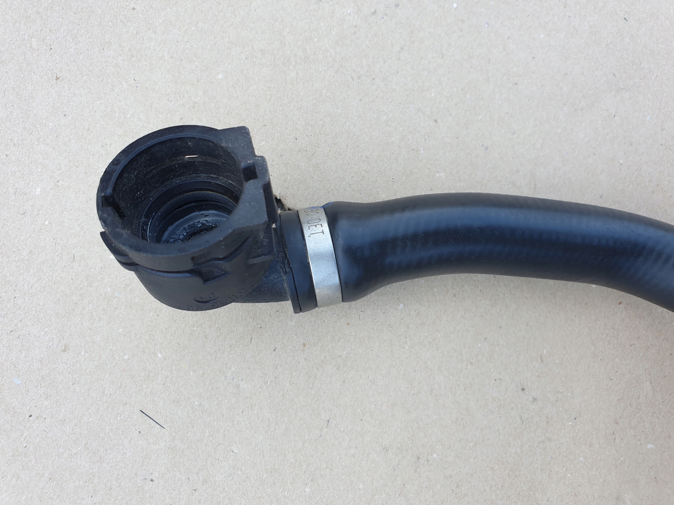 prijenos crijevo cijev vode BMW 3 E90 E91 E92 3.0 D 9189674 OE EUROPA
