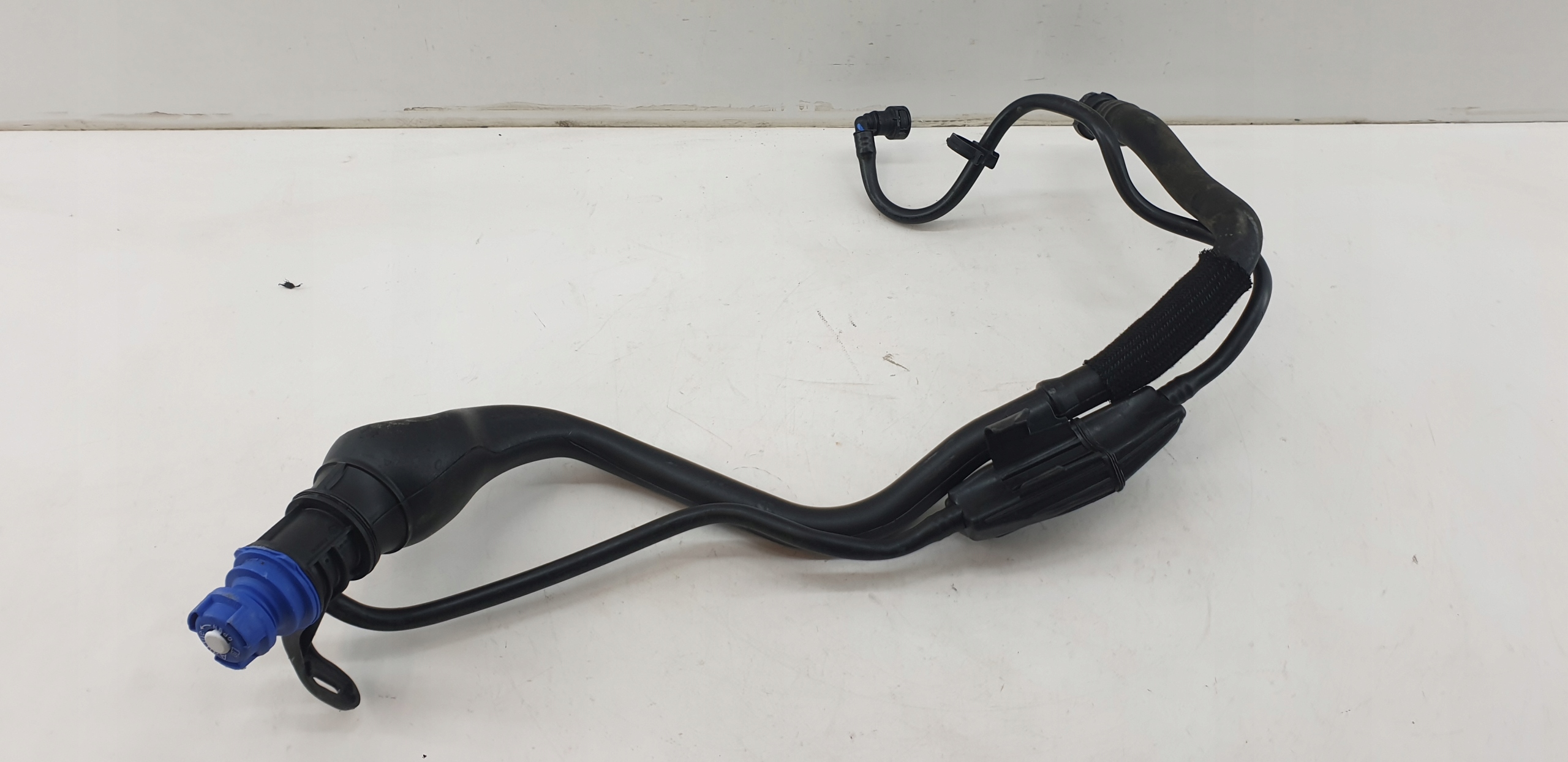 KOREK WLEW ADBLUE CITROEN BERLINGO PEUGEOT PARTNER RIFTER 9815705980 Typ samochodu Samochody dostawcze Samochody osobowe
