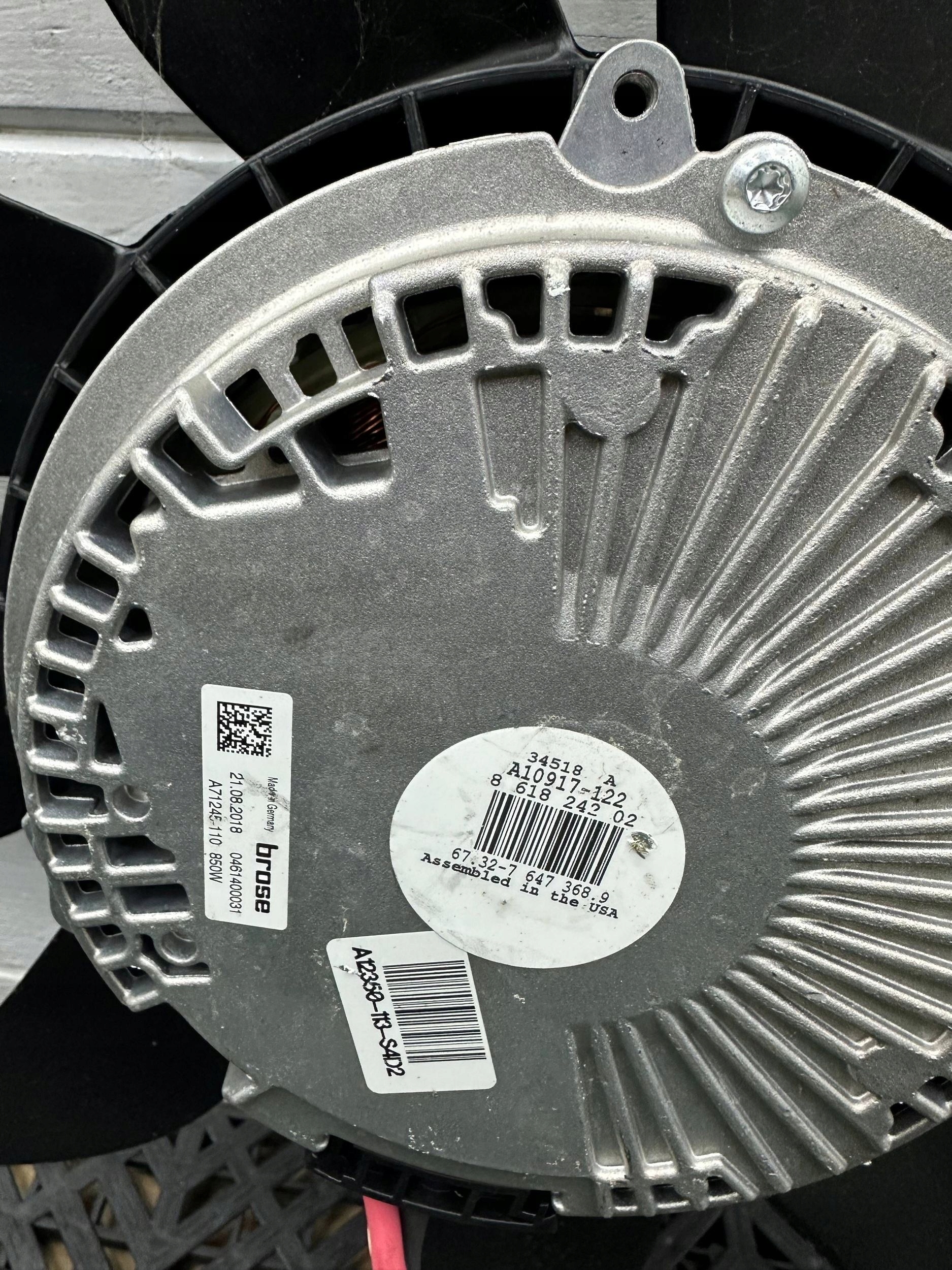 radiator fan BMW X5 E70 8618242