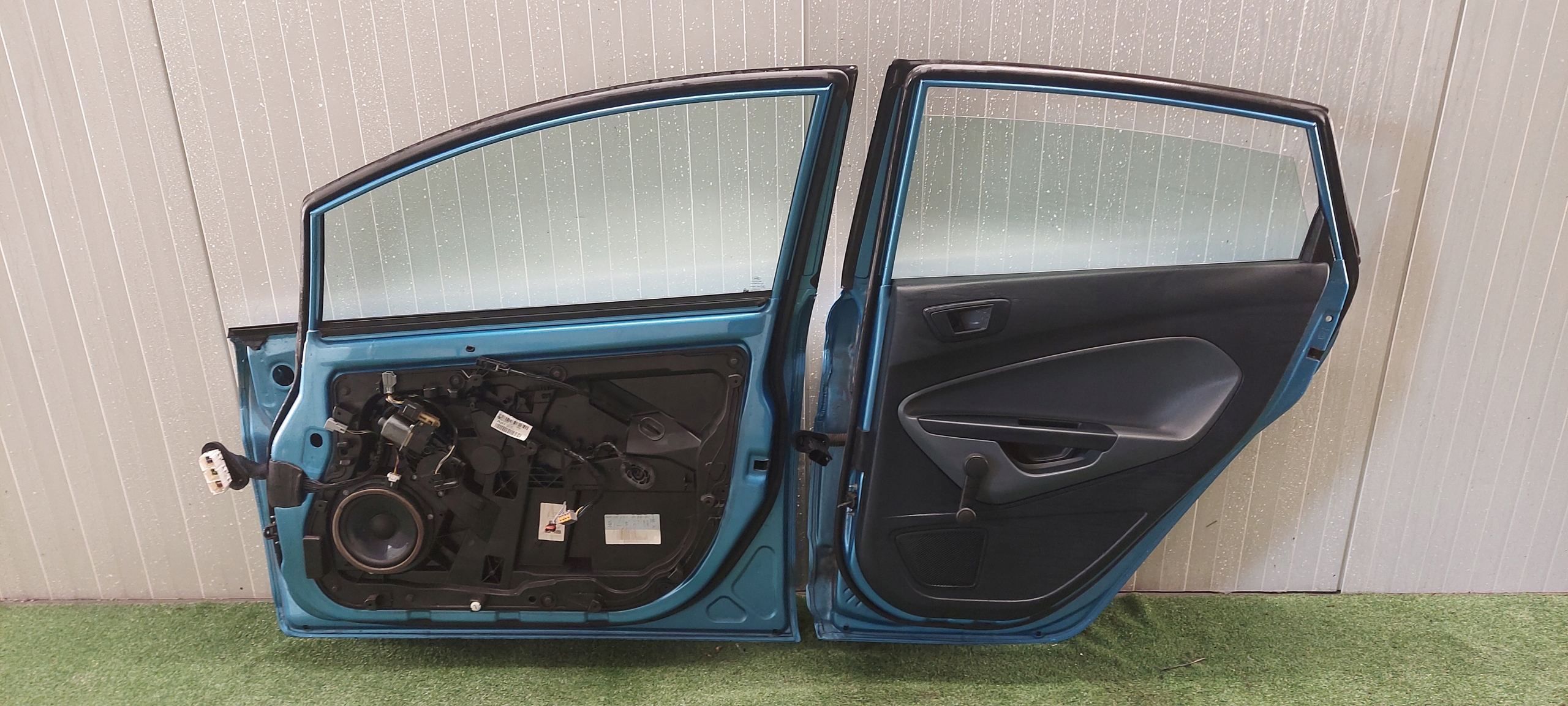 door right front FORD FIESTA MK7 LAK: 99