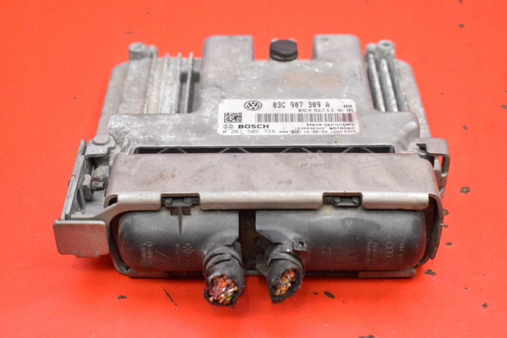 computer control unit of the engine 03C907309A 0261S05728 VW GOLF 6 VI 1.4 TSI 122KM