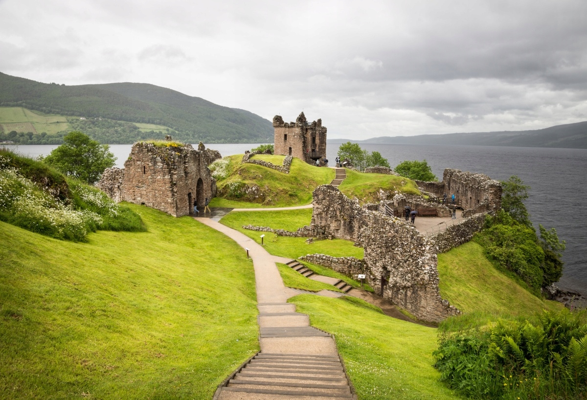 

Fototapeta Flizelinowa Zamek Loch Ness - 104x70