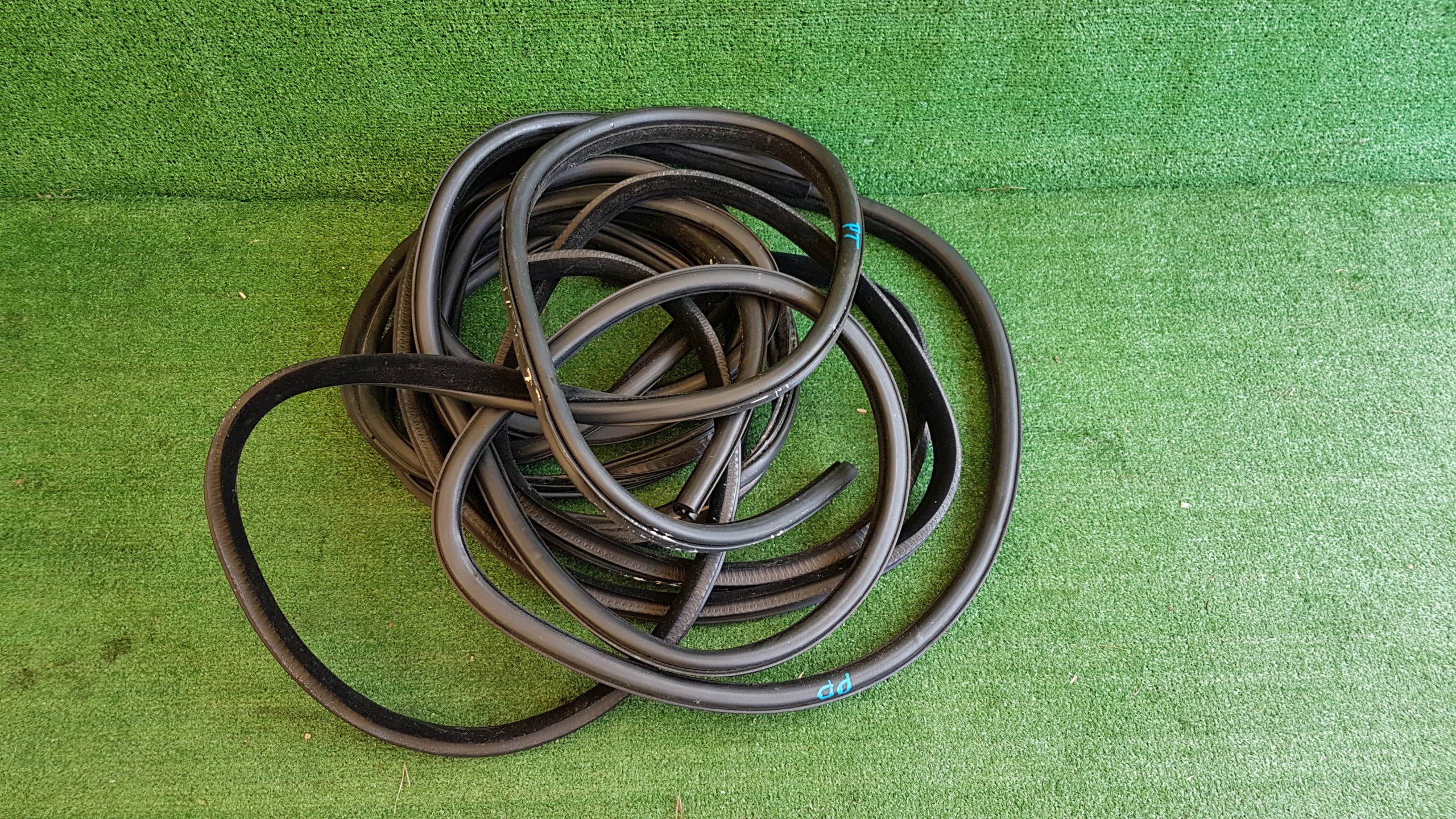 jaguar F PACE прокладка Двери правый зад