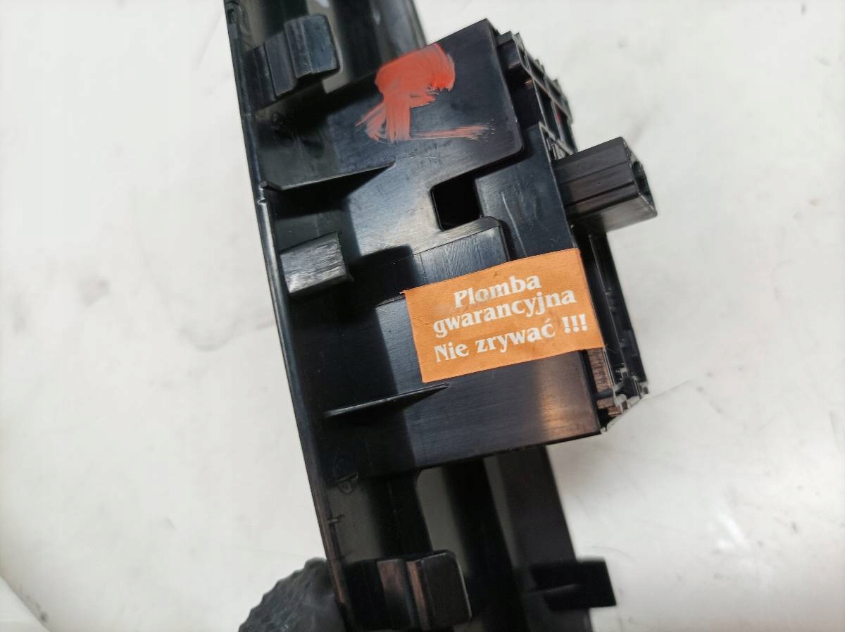 window control switch 356-1K2N-1D 74231-K0080 Toyota Yaris IV (2020- )