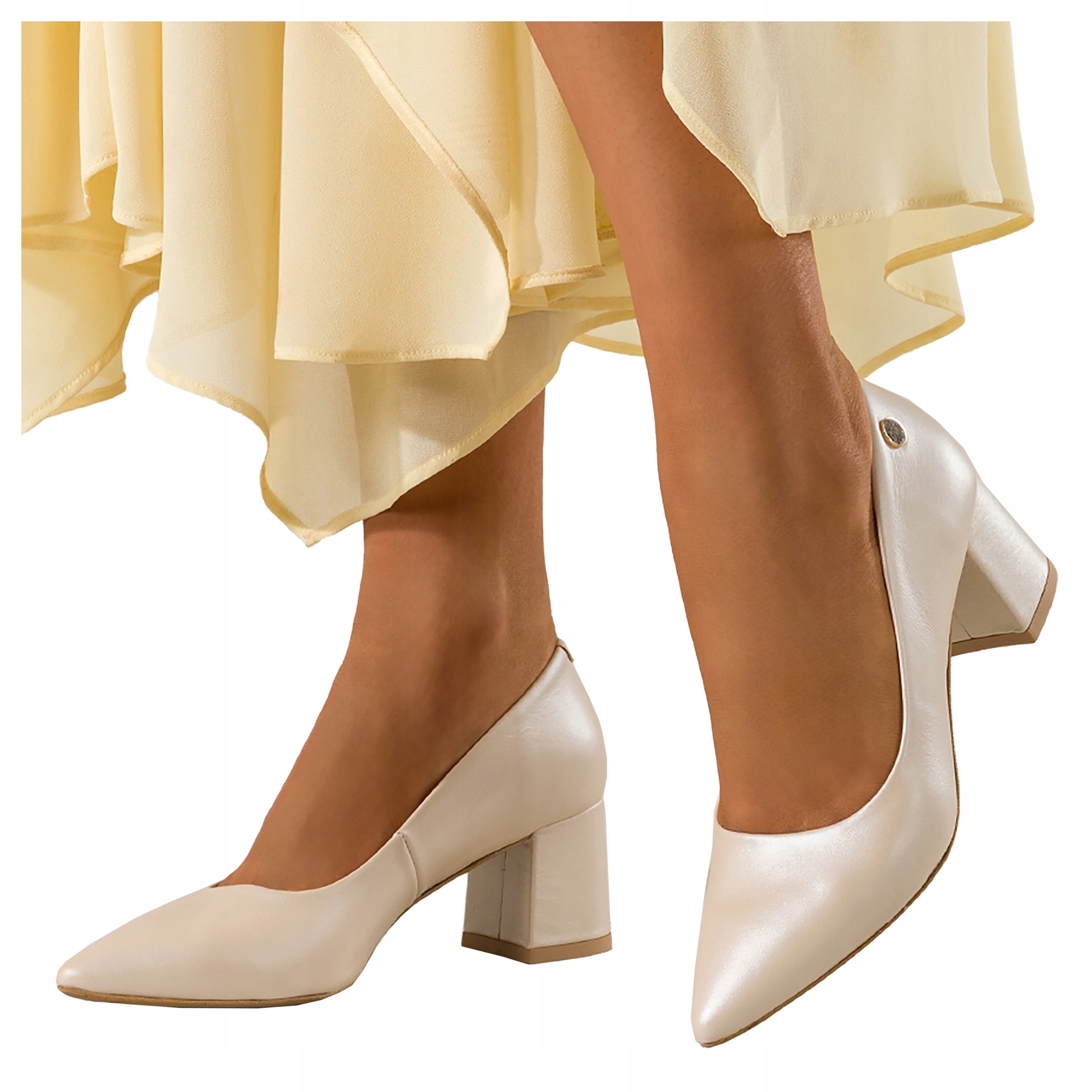 Dámské lodičky Béžové Klasické Elegantní Perlové Polský Výrobek vel 40