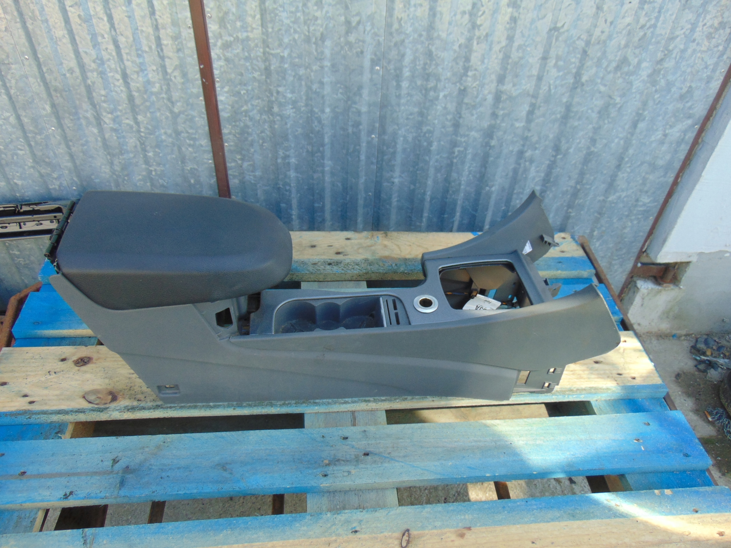 TUNEL ŚRODKOWY PODŁOKIETNIK FORD FOCUS MK2 LIFT EUROPA