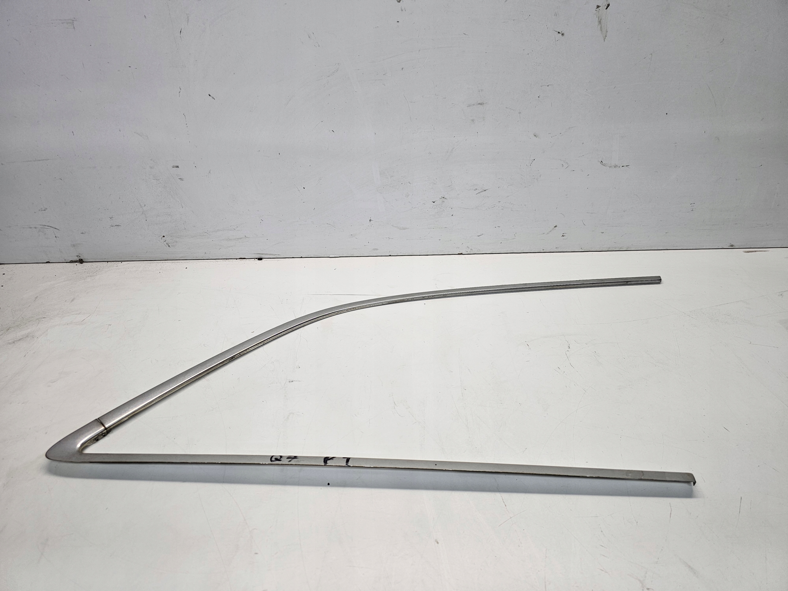 moulding windows CHROM right rear part AUDI Q7 4L 4L0853346