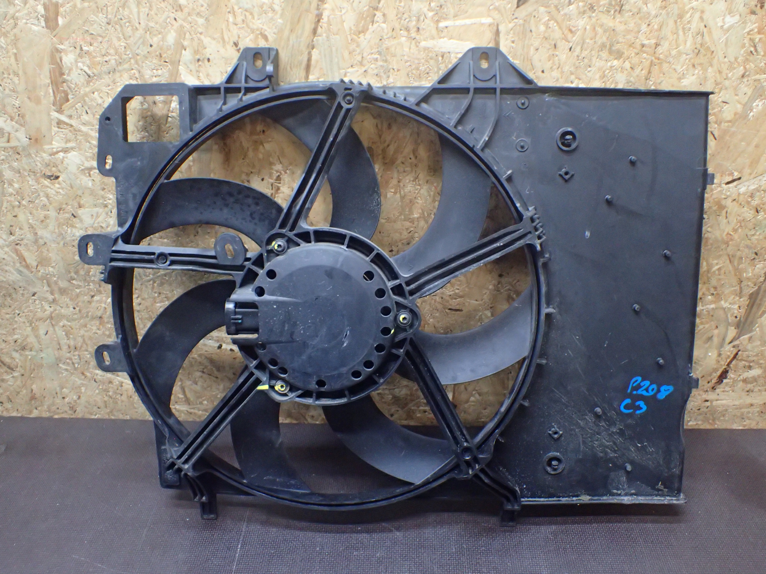 9801559180 - Корпус вентилятора PEUGEOT 208 2008 CITROEN C3