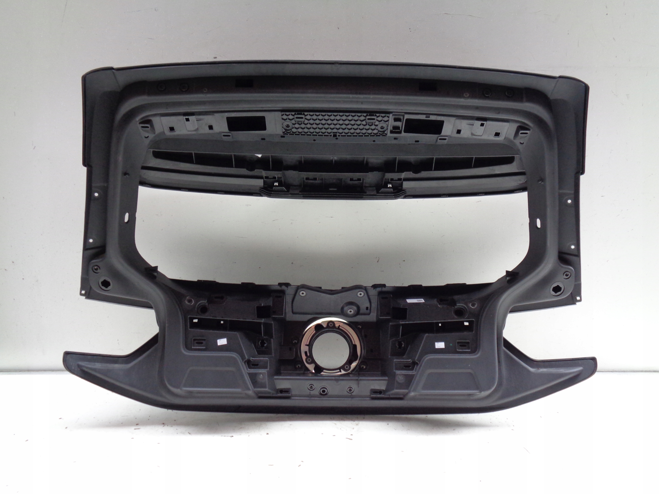 HECKKLAPPE VW ID3 10A 21- NR 39572