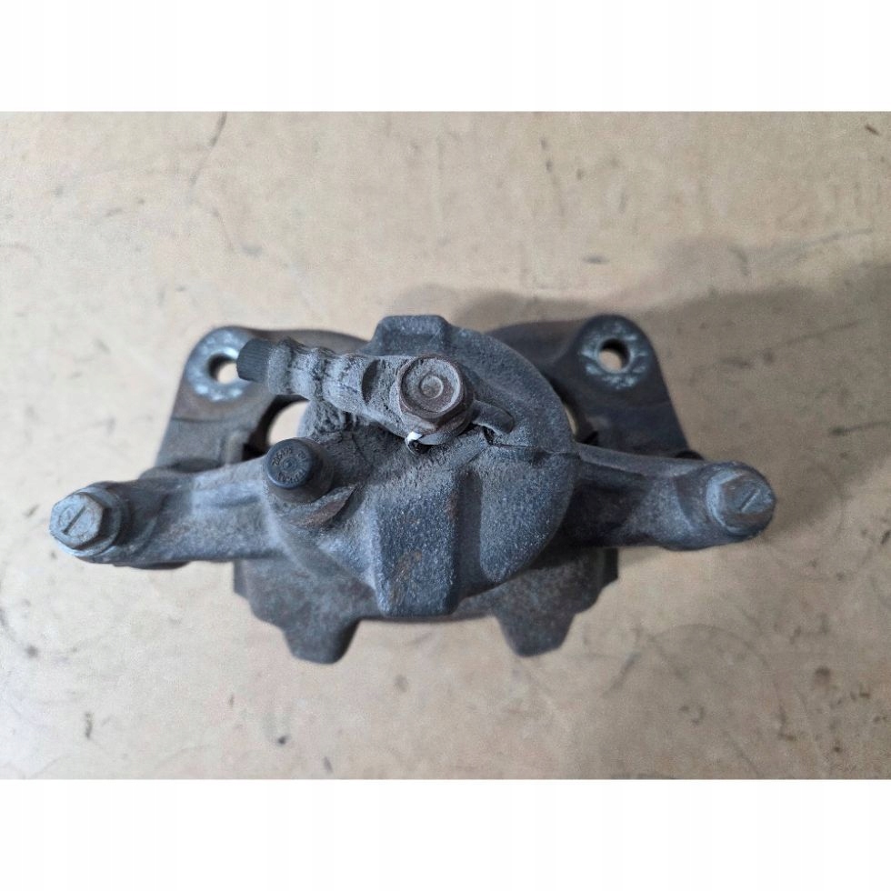 Toyota Auris II E18 caliper brake front right (B8)