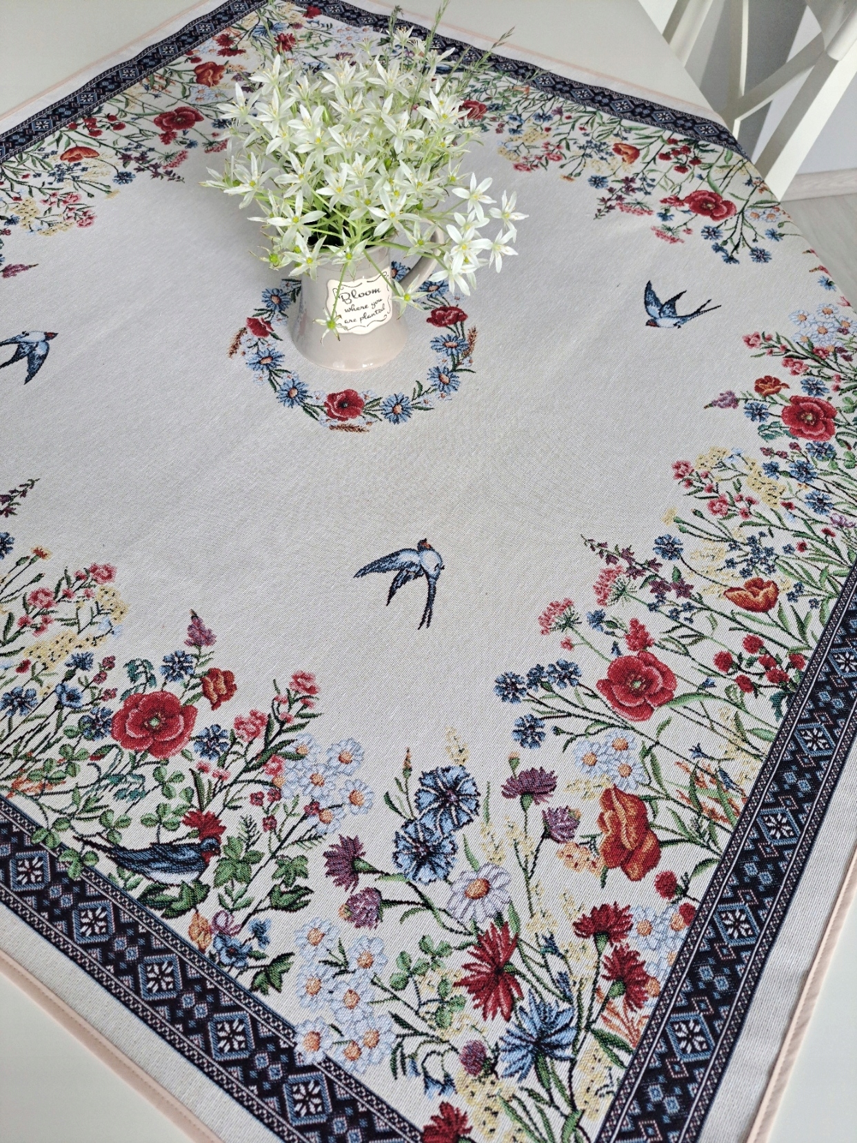 Ubrus 100x100 cm V104 Rondine