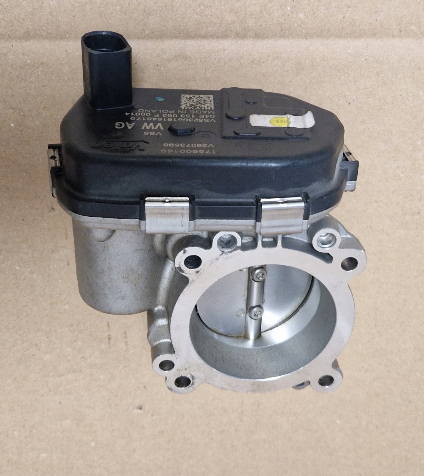 throttle flap VW SKODA AUDI 04E133062F as new original