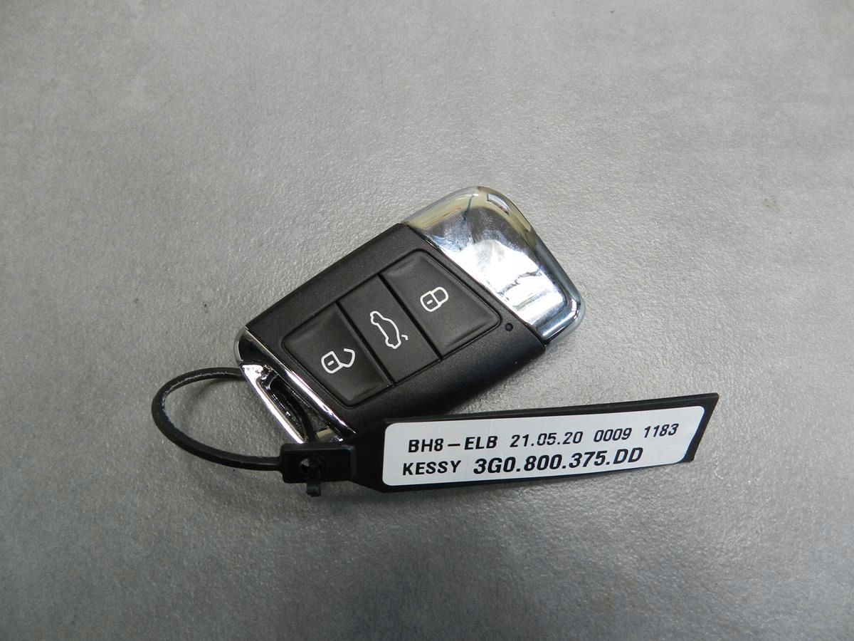 VW PASSAT B8 key PILOT 3G0800375DD