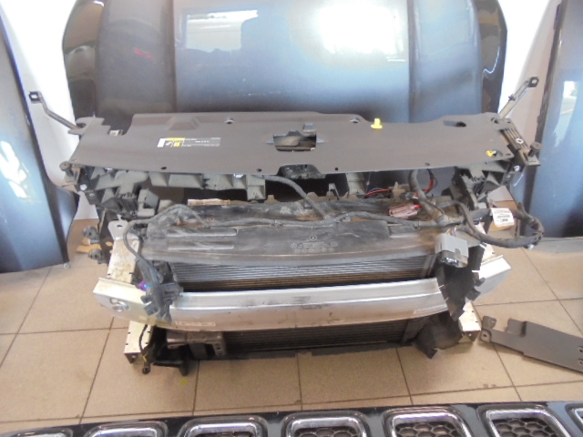 MASKA ZDERZAK BŁOTNIK LAMPA LED JEEP COMPASS II KOLOR LAU GRANITE CRYSTAL Wersja Europejska