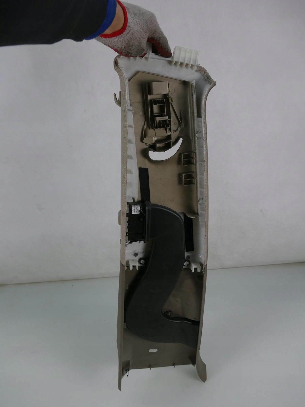AUDI Q7 4L side SLUPKA B right TUNEL air cover right