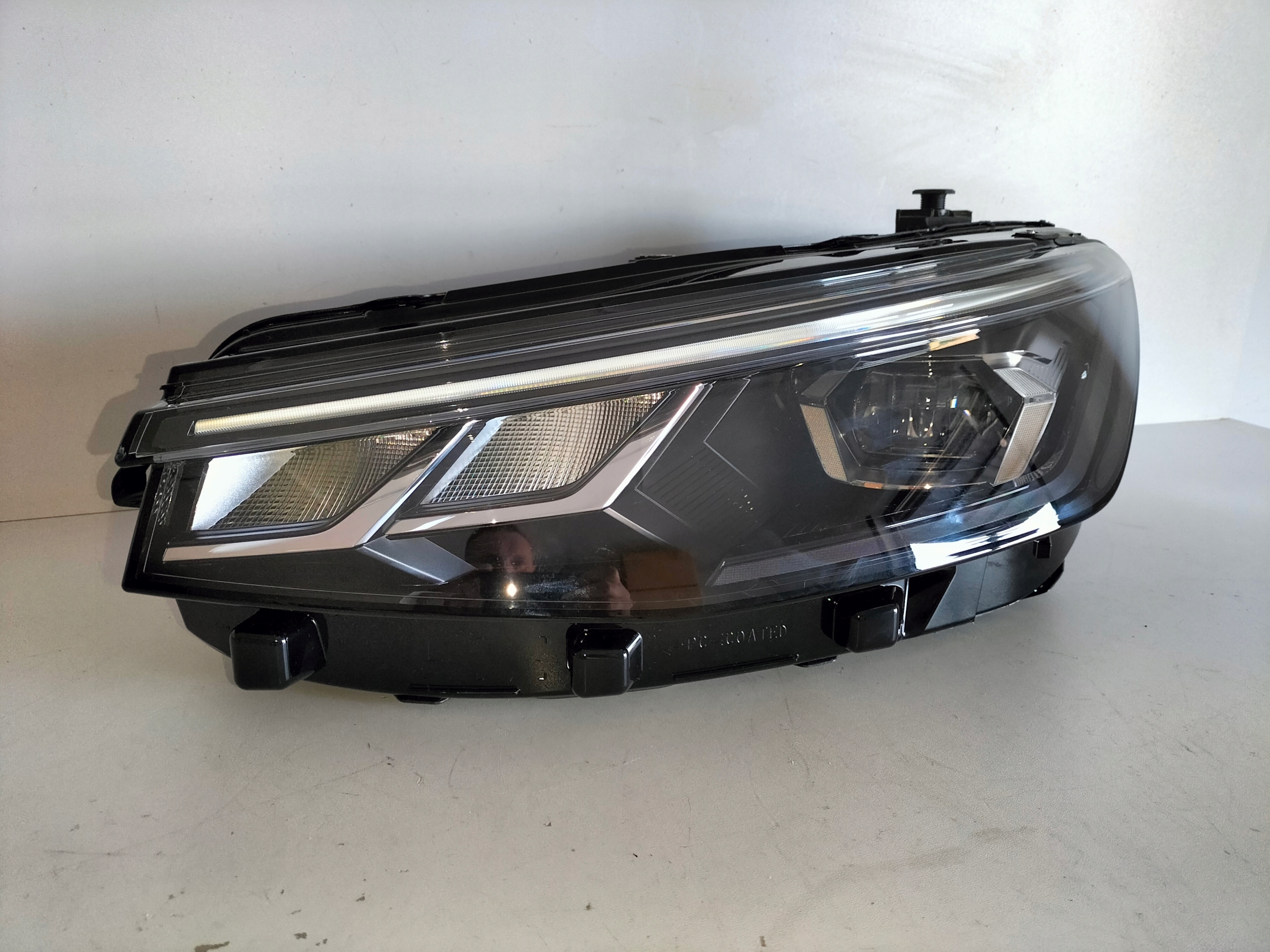 far prednja reflektor lijeva VW PASSAT B9 24- FULL LED