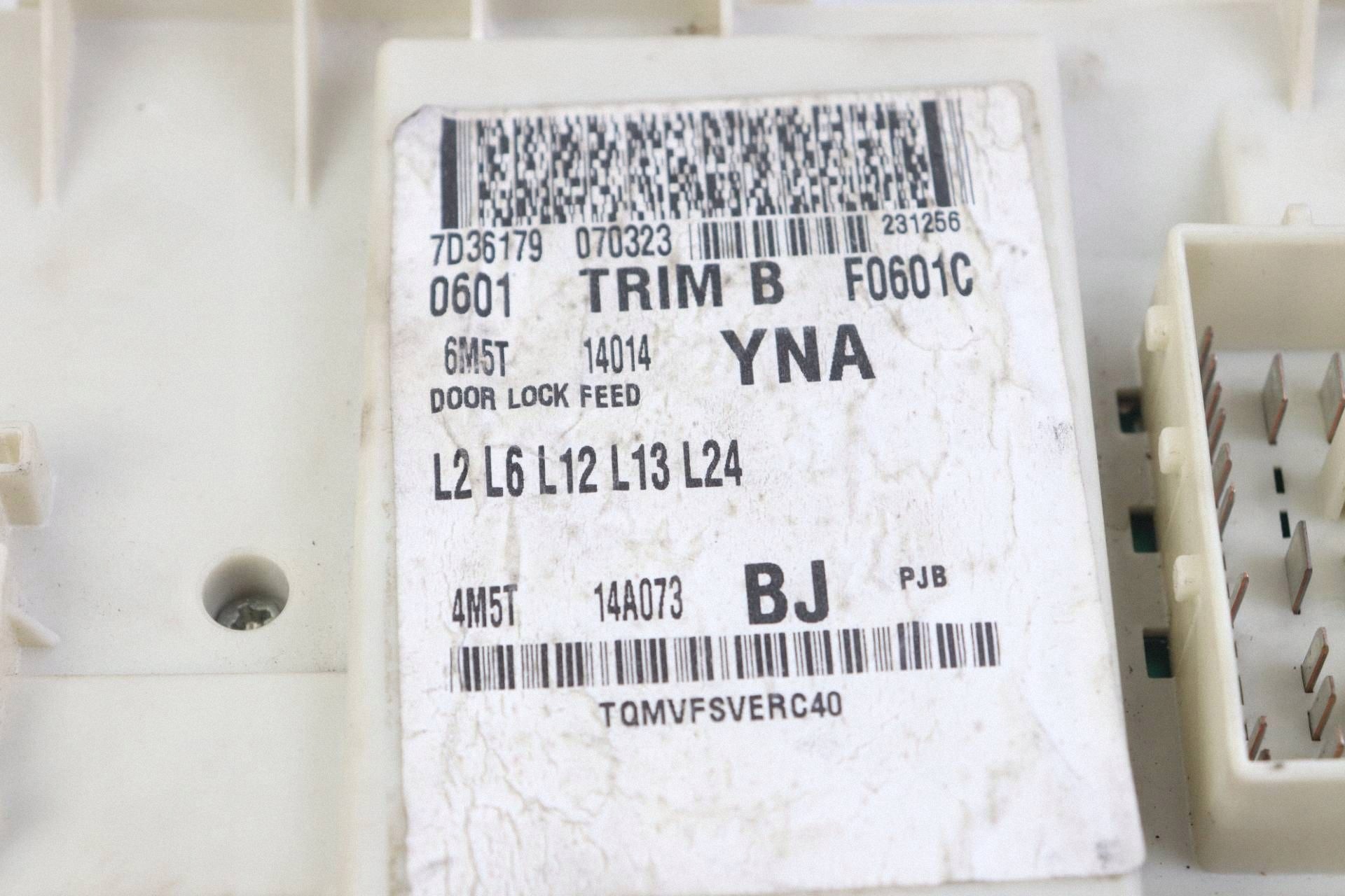FORD FOCUS MK2 Module Module fusibles 4M5T-14A073-BJ 6M5T-14014-YNA