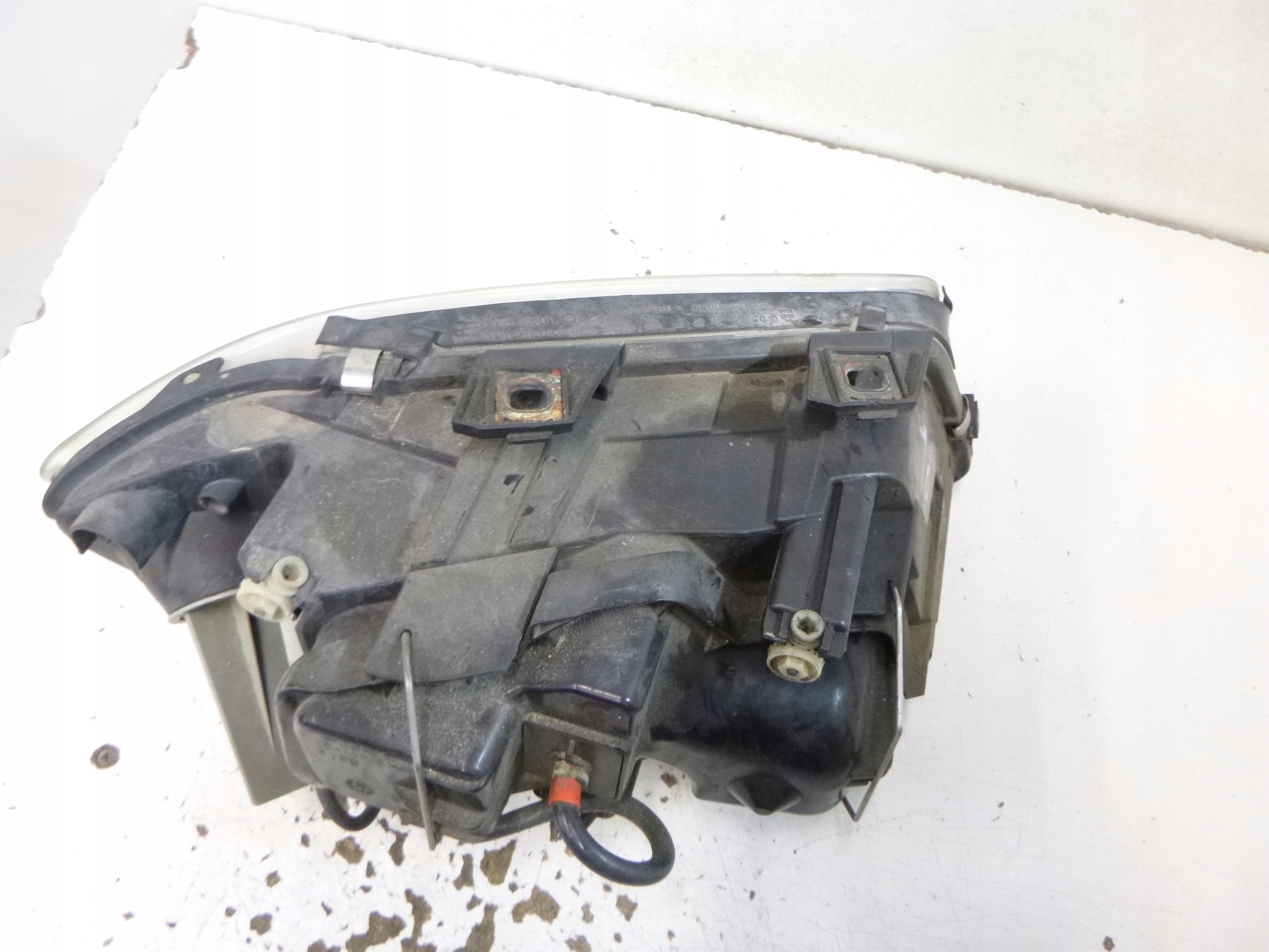 light front left Audi A6 C5 Xenon 2003r.