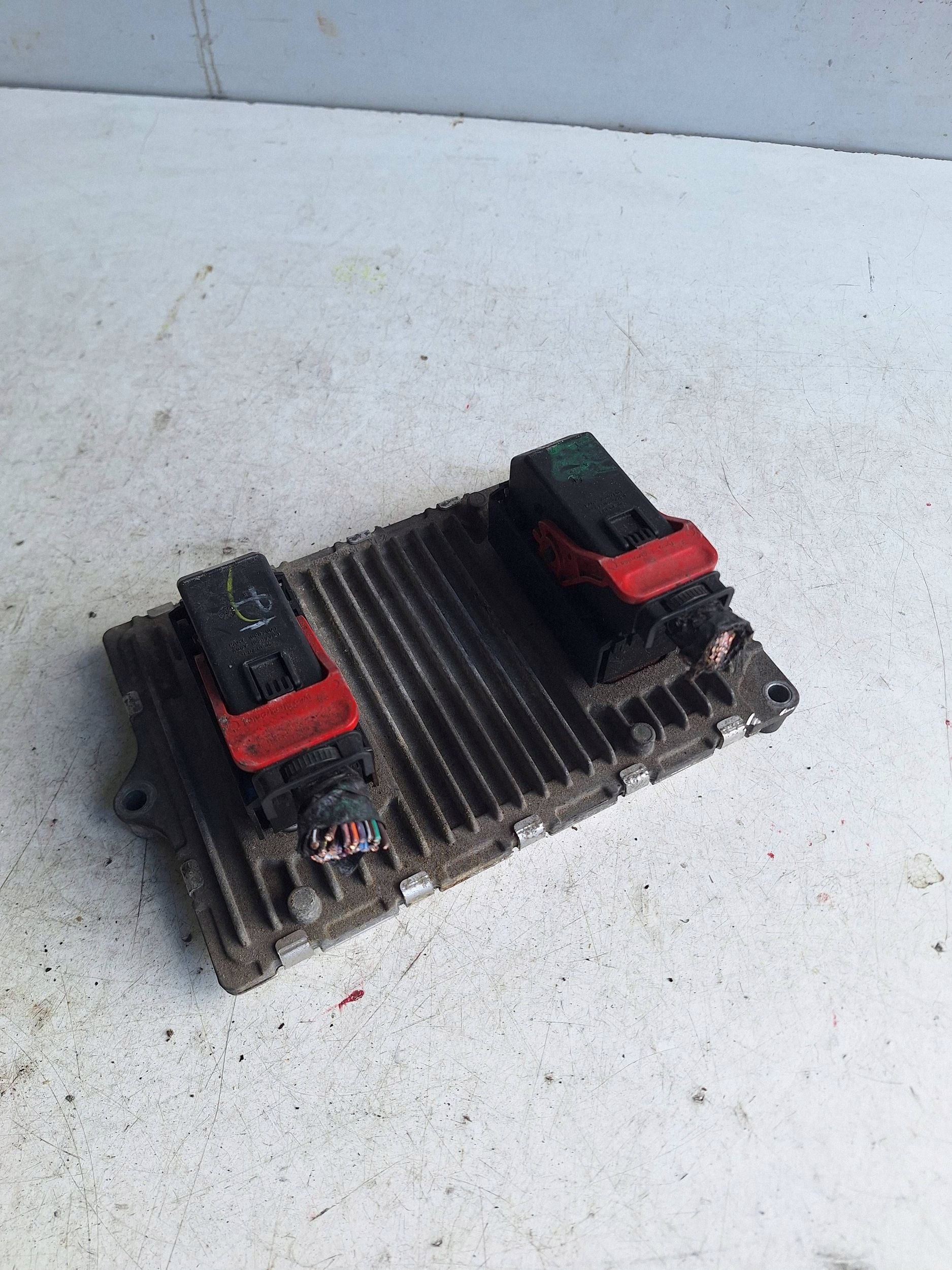JEEP computer control unit of the engine P05150542AE CONTINENTAL 2841093102300