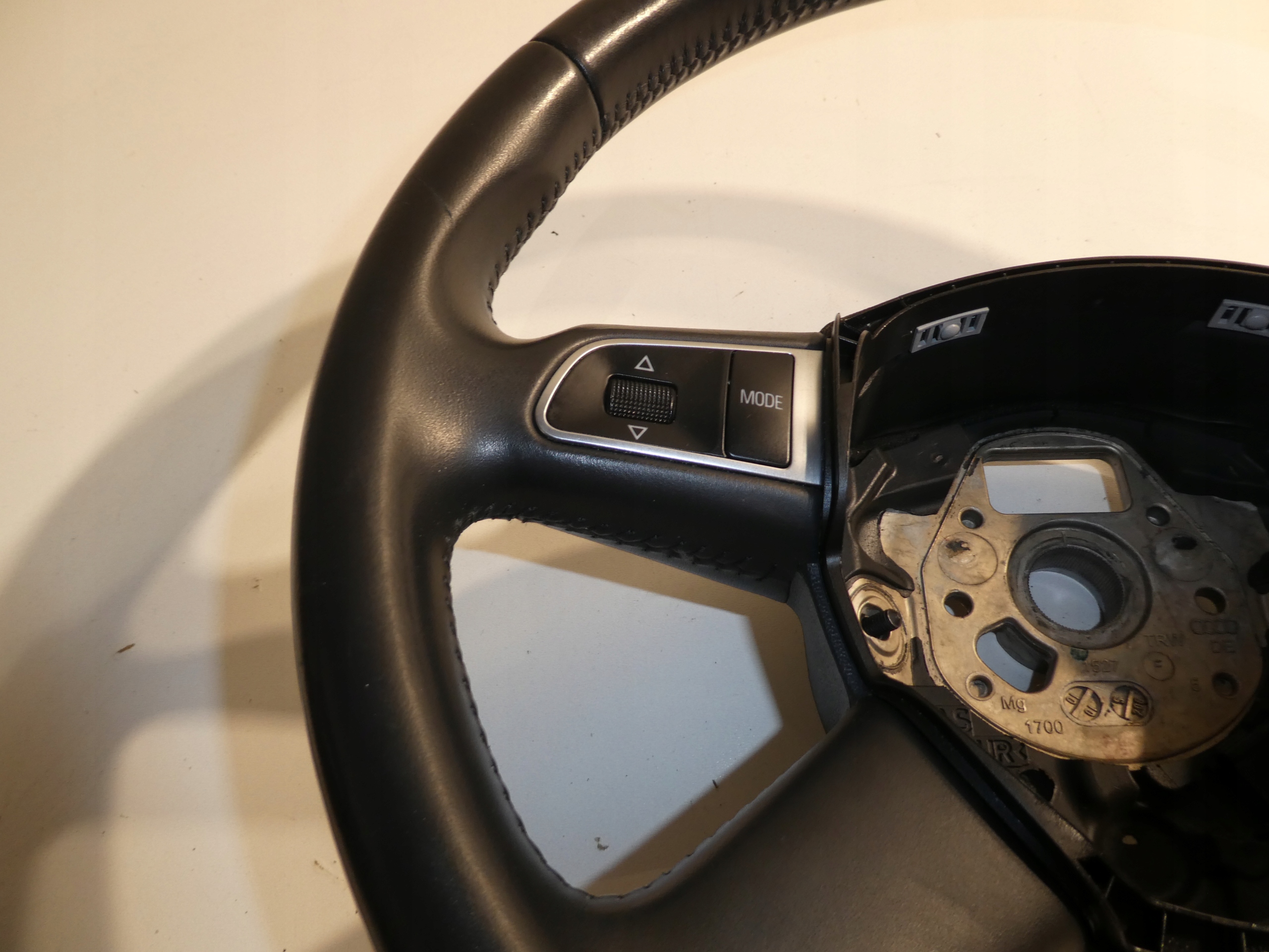 AUDI 4F0 A4 A6 lenkrad SKORZANA MULTIFUNKCJA