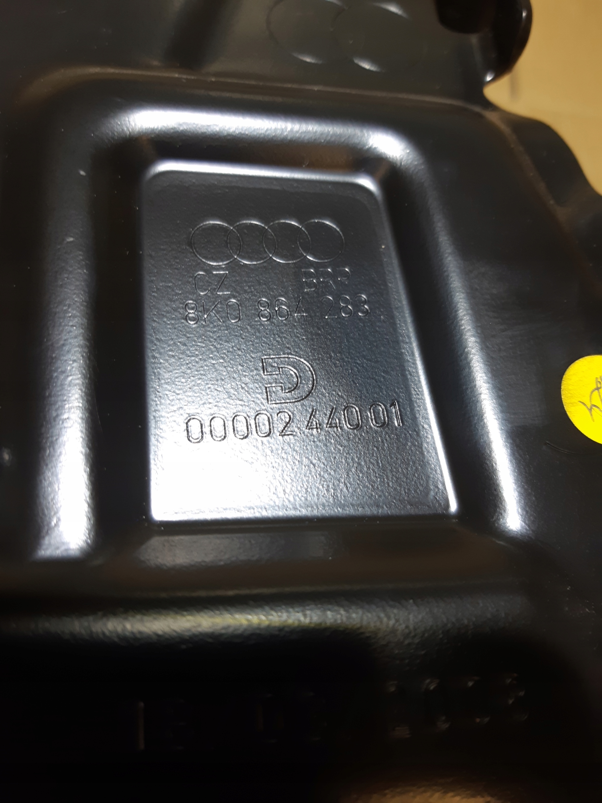 AUDI A5 8T A4 B8 TUNEL armrest central leather 8K0864283