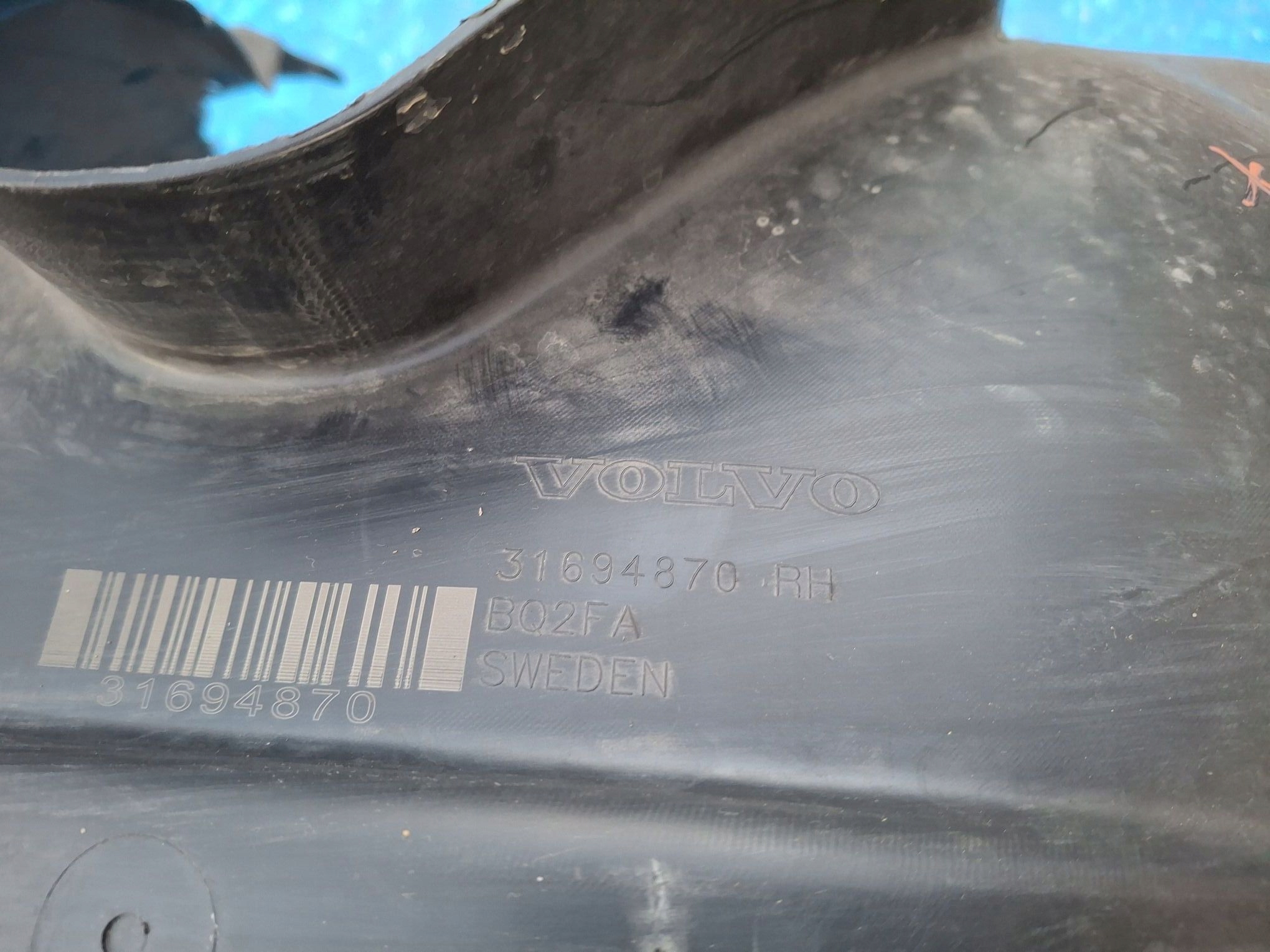 mudguard right front VOLVO XC60 II XC-60 II 2017R->