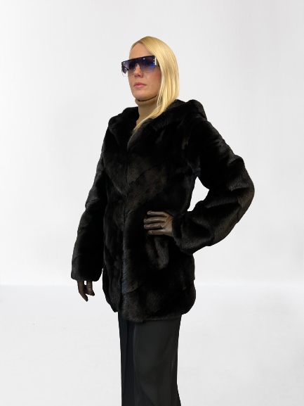 Kurtka grzbiety norcze