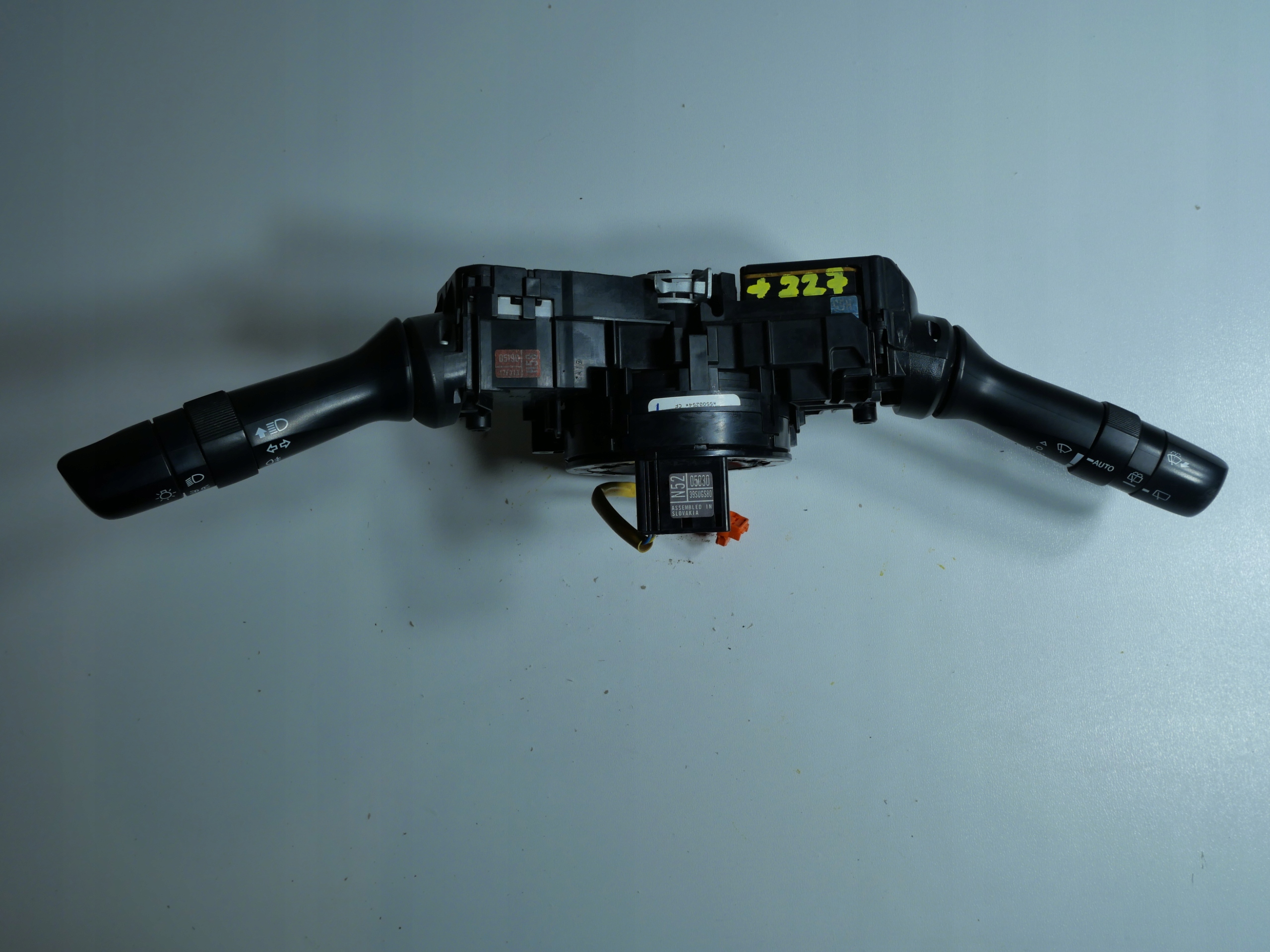 DEVIO LUCI TERGICRISTALLO TERGI PAJAK TOYOTA 17F144